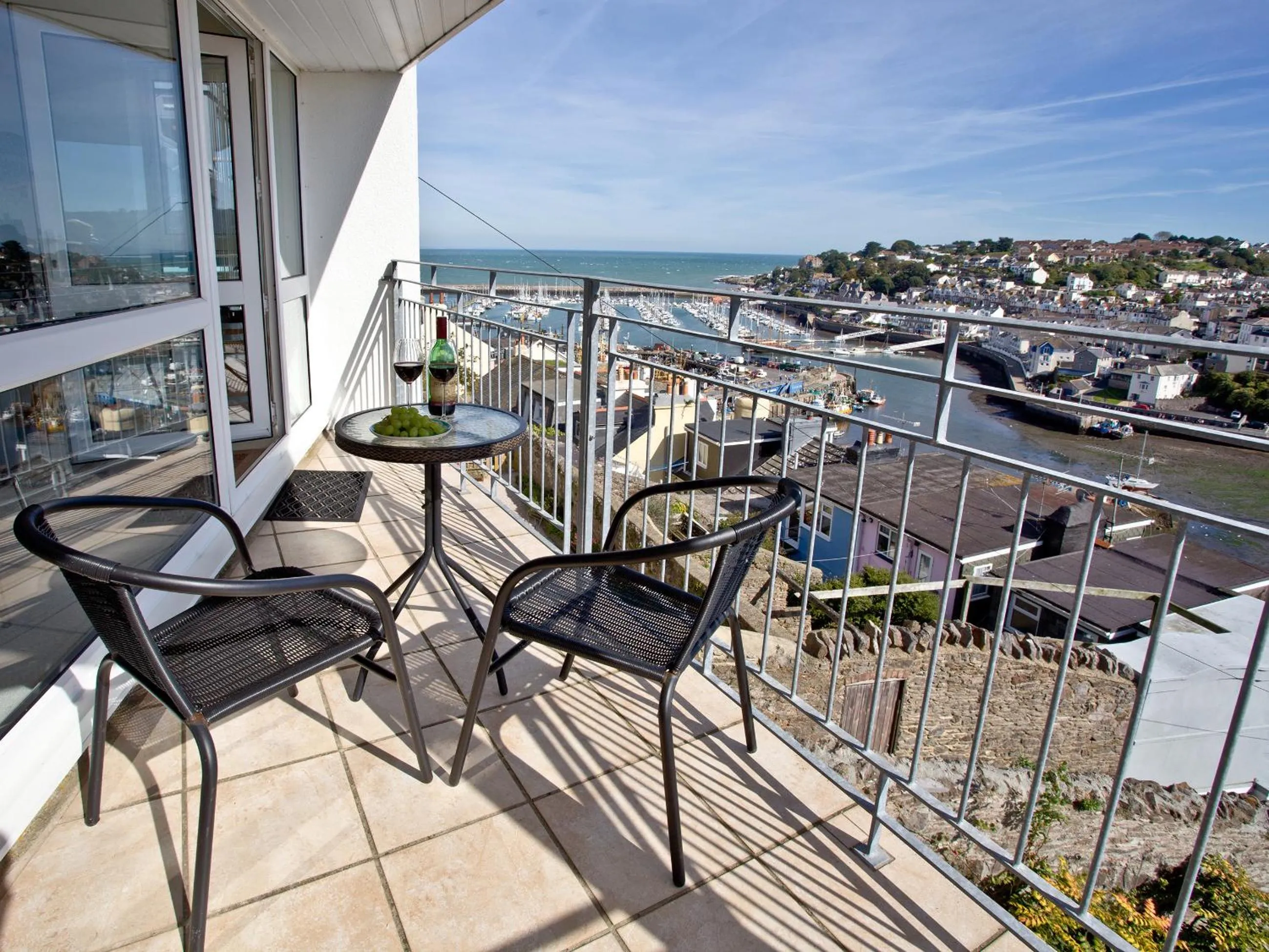 Dual View - 1 Linden Court