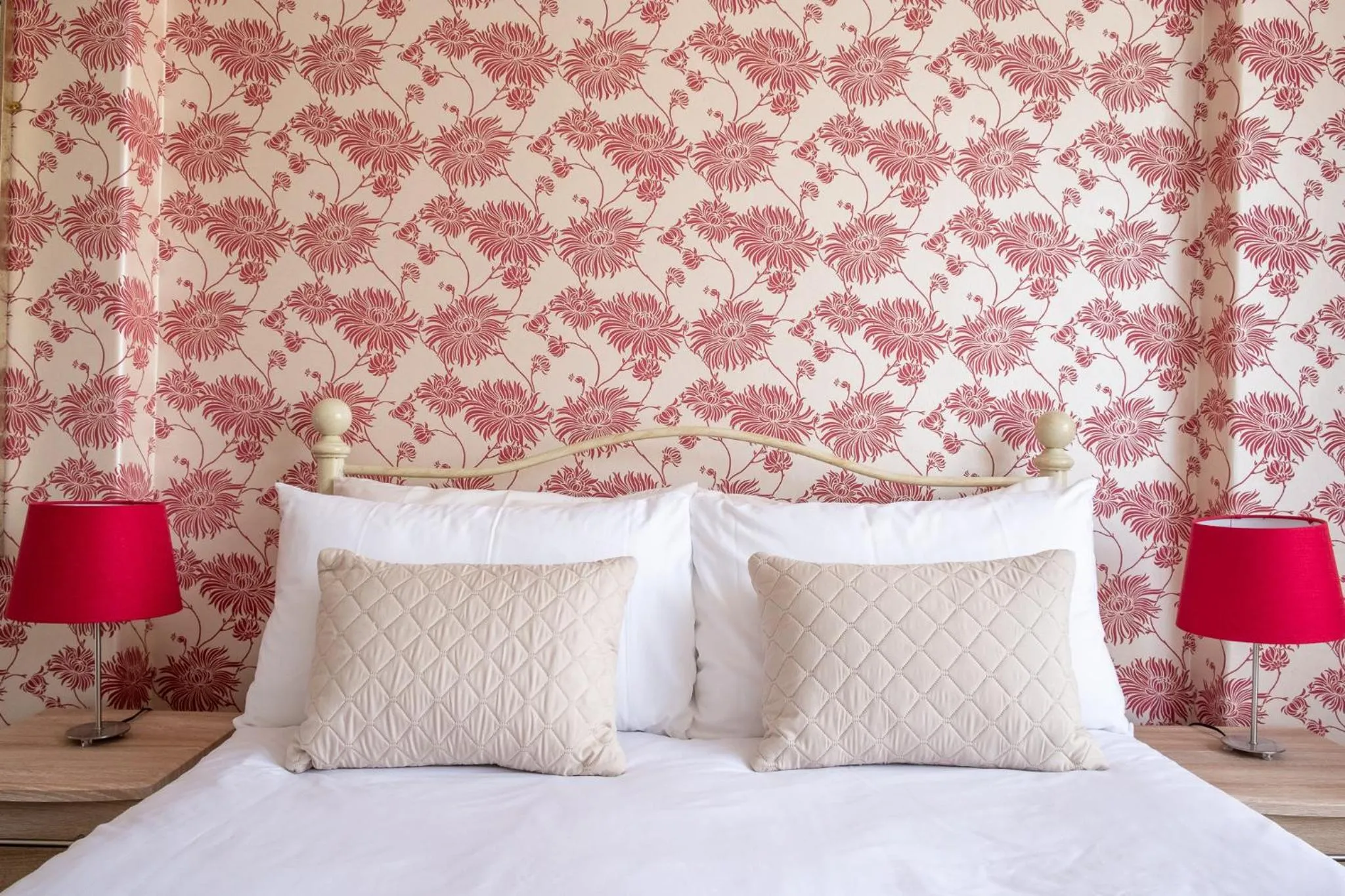 Bedroom, Bed in Arvon House