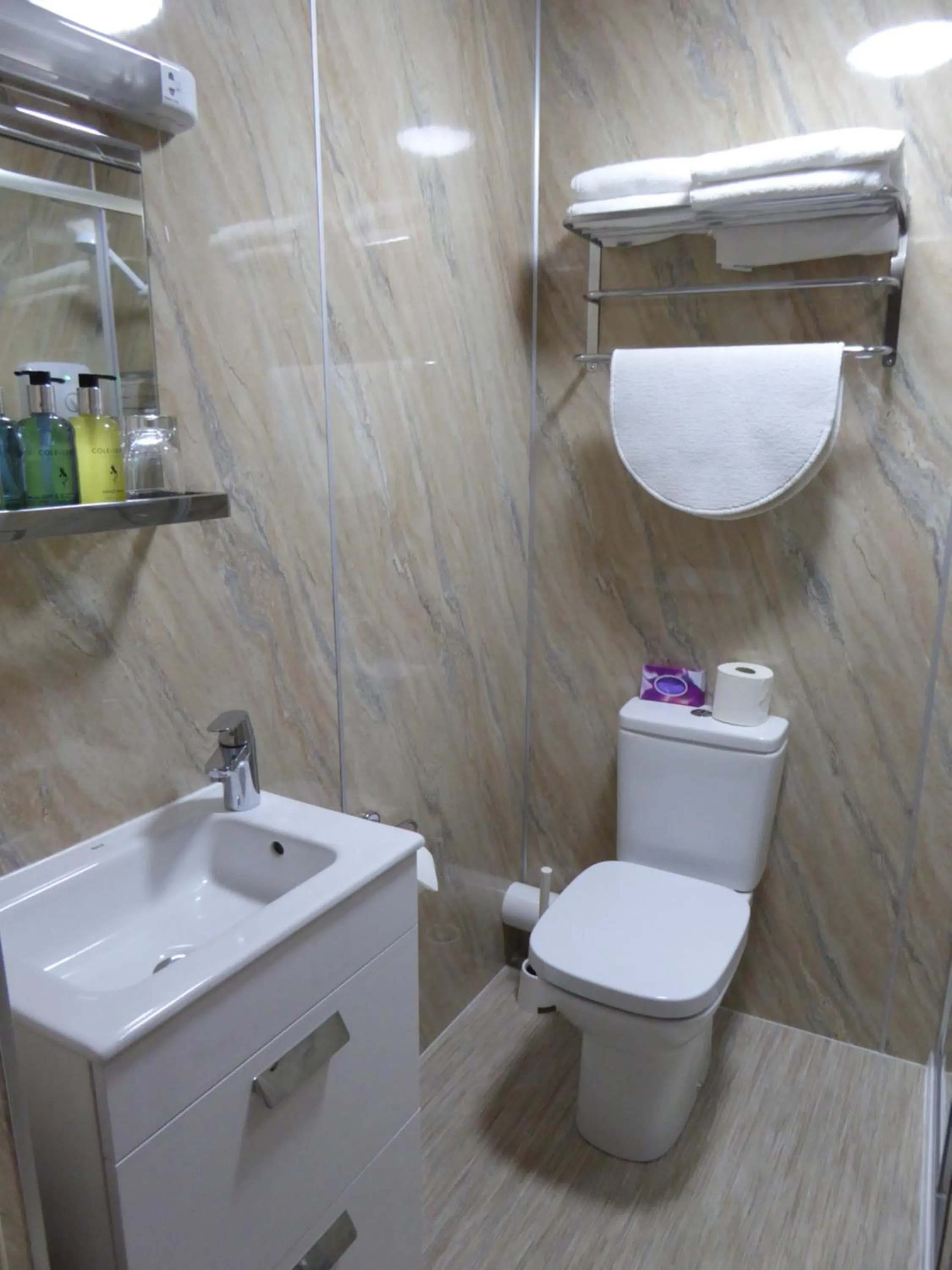 Bathroom in Arvon House