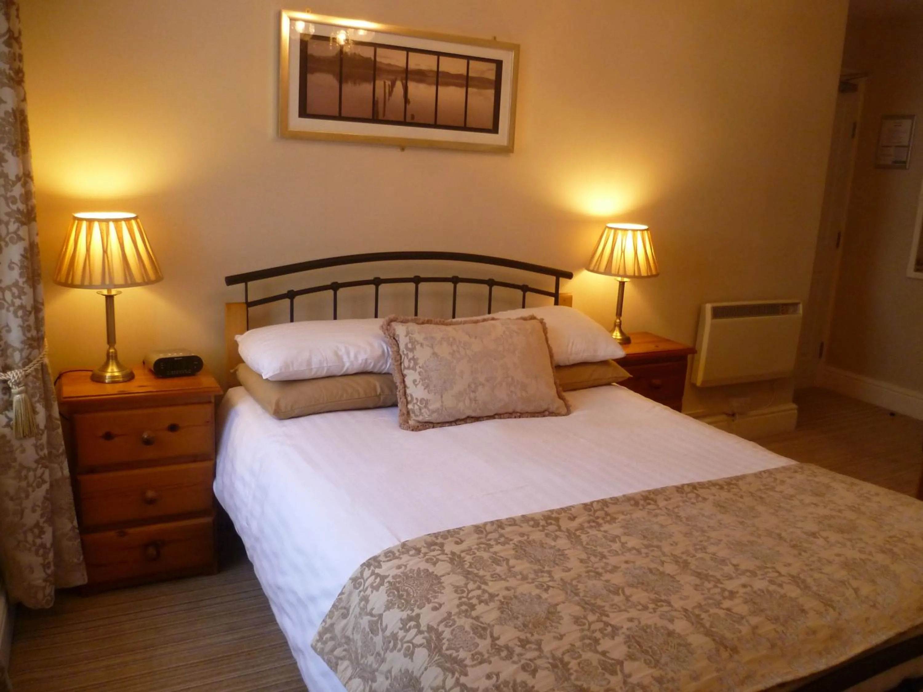 Bedroom, Bed in Arvon House