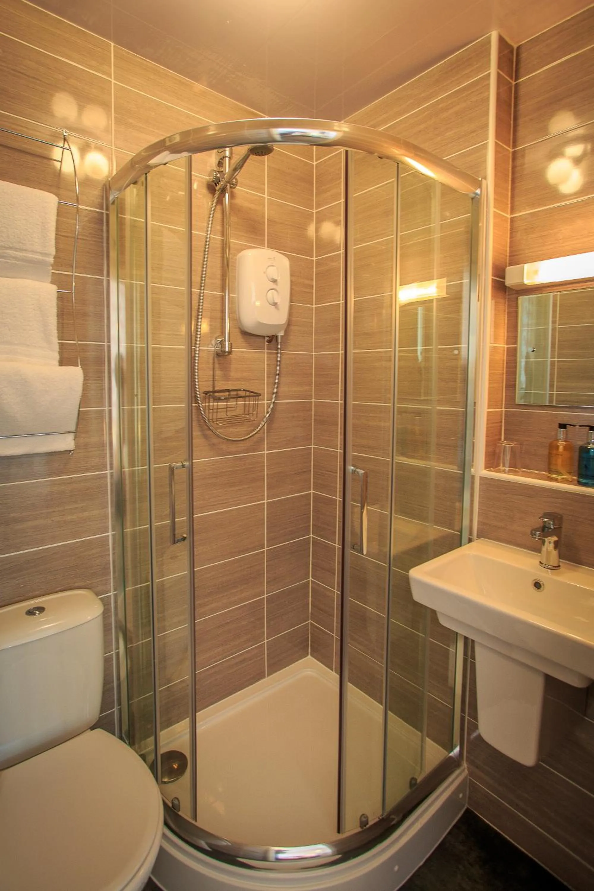 Shower in Arvon House