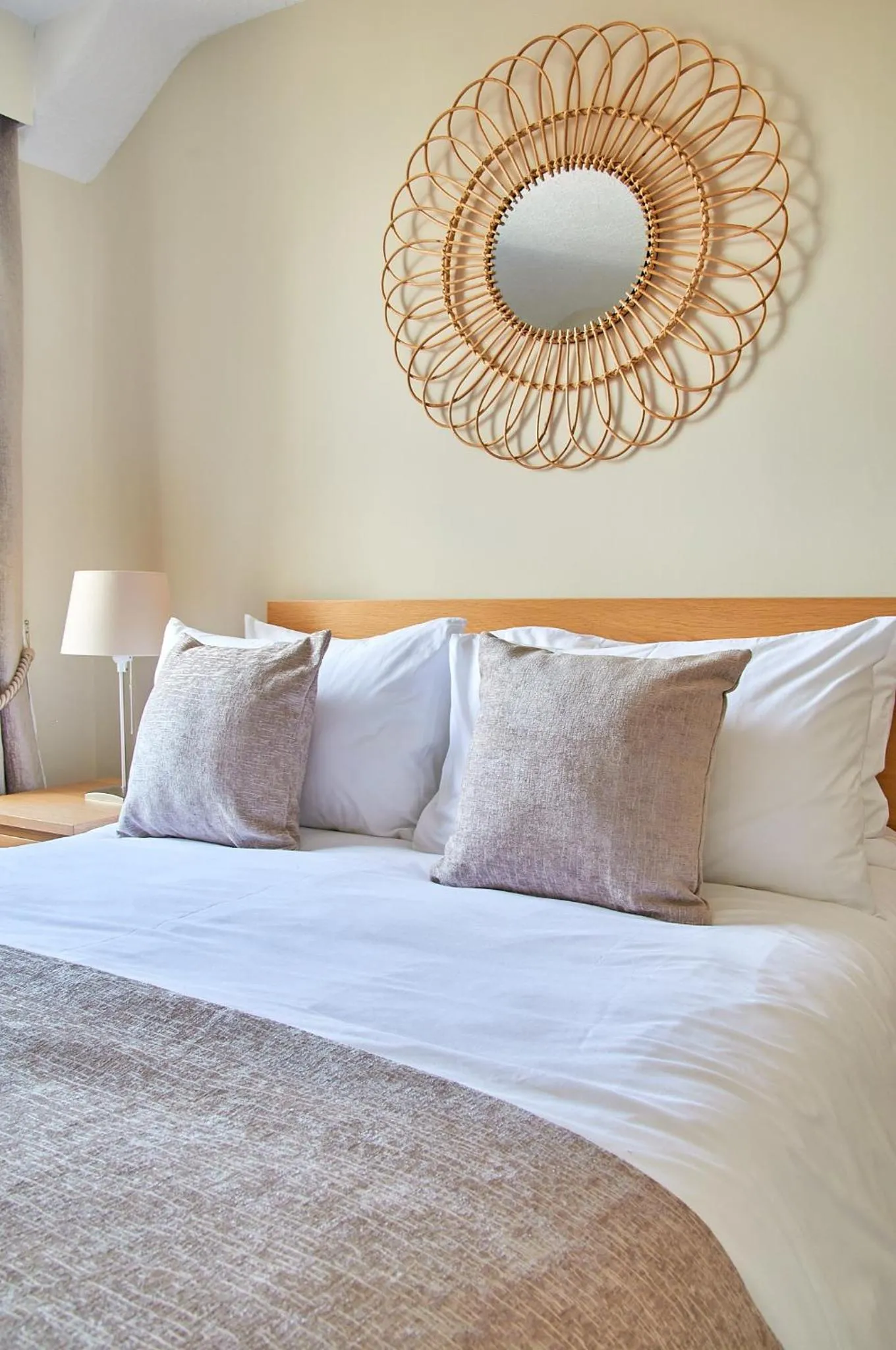 Bedroom, Bed in Arvon House