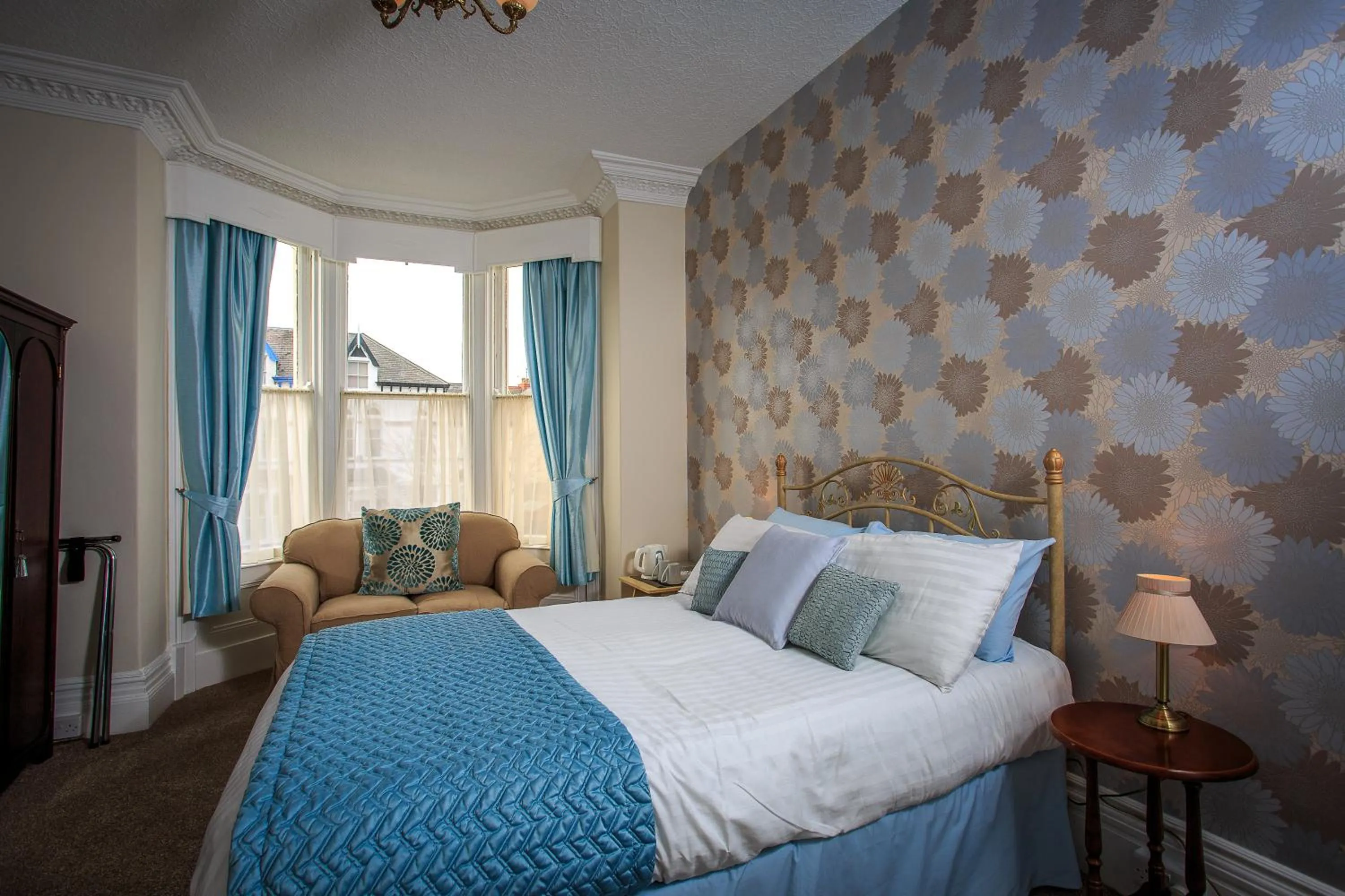 Bedroom, Bed in Arvon House