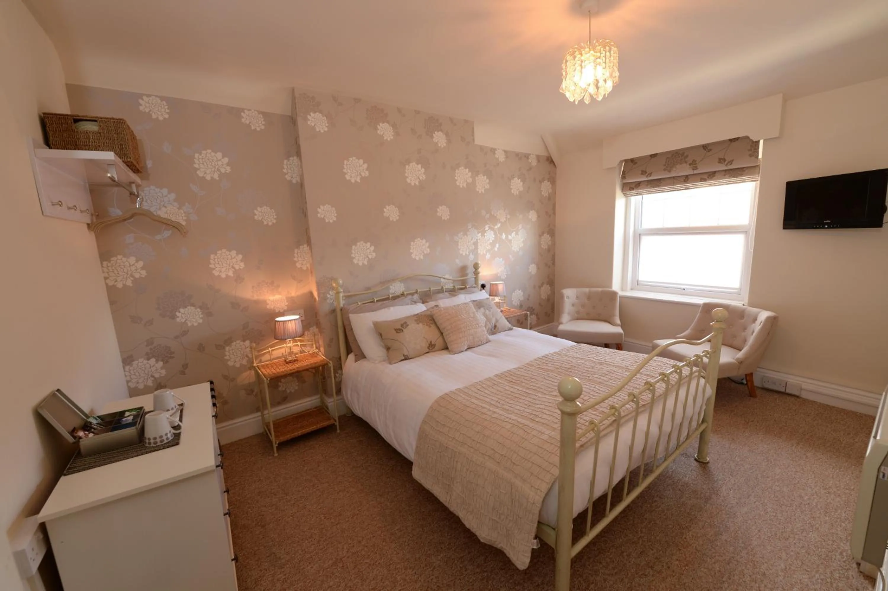 Bedroom, Bed in Arvon House