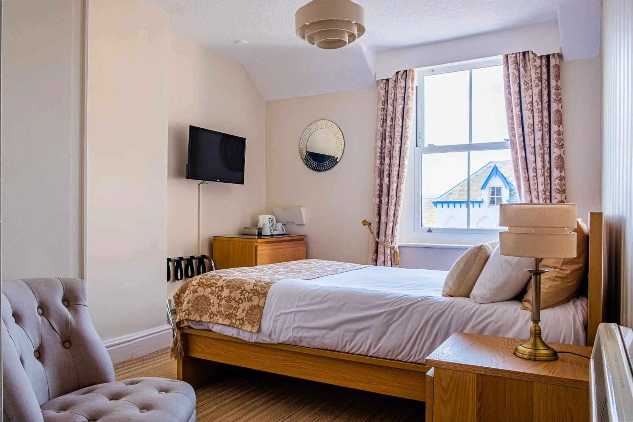 Bedroom, Bed in Arvon House