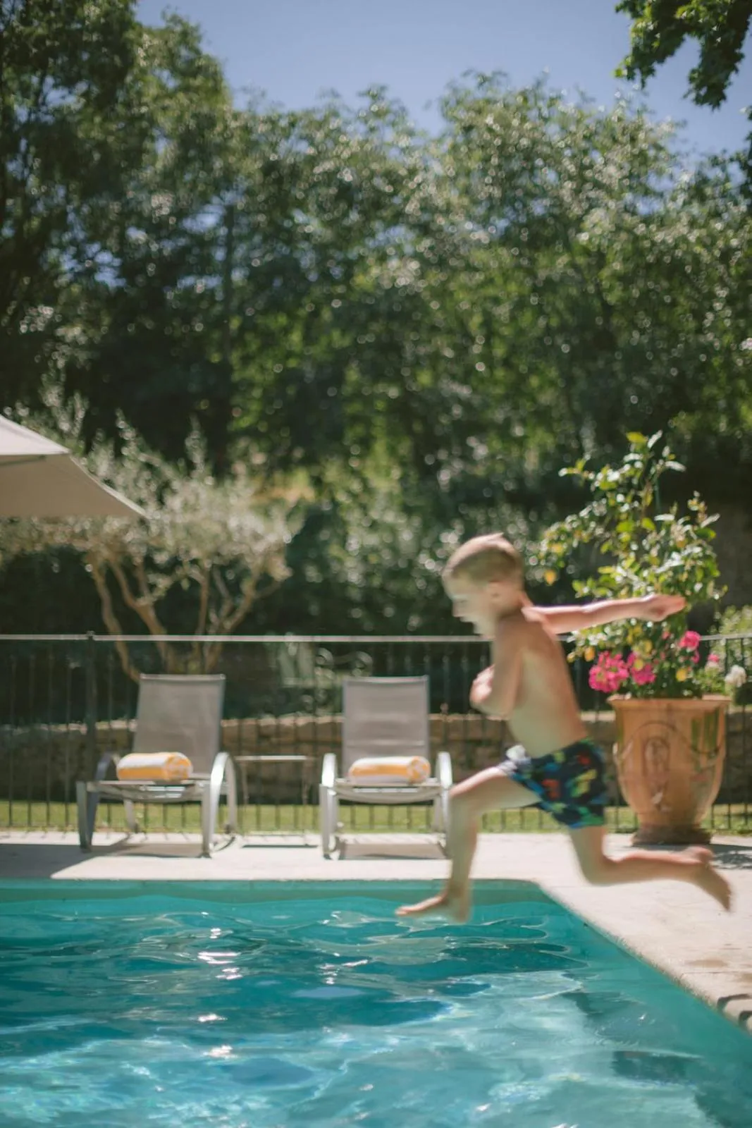 Swimming pool in Chateau de Varenne