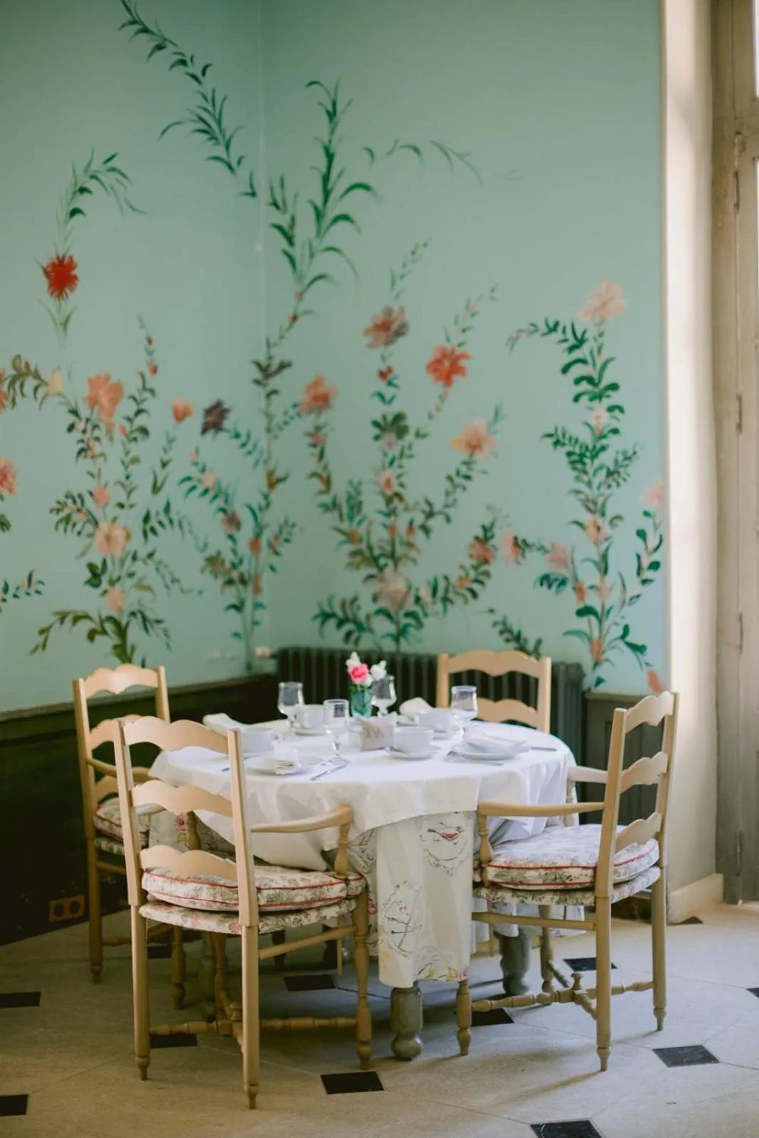 Coffee/tea facilities in Chateau de Varenne