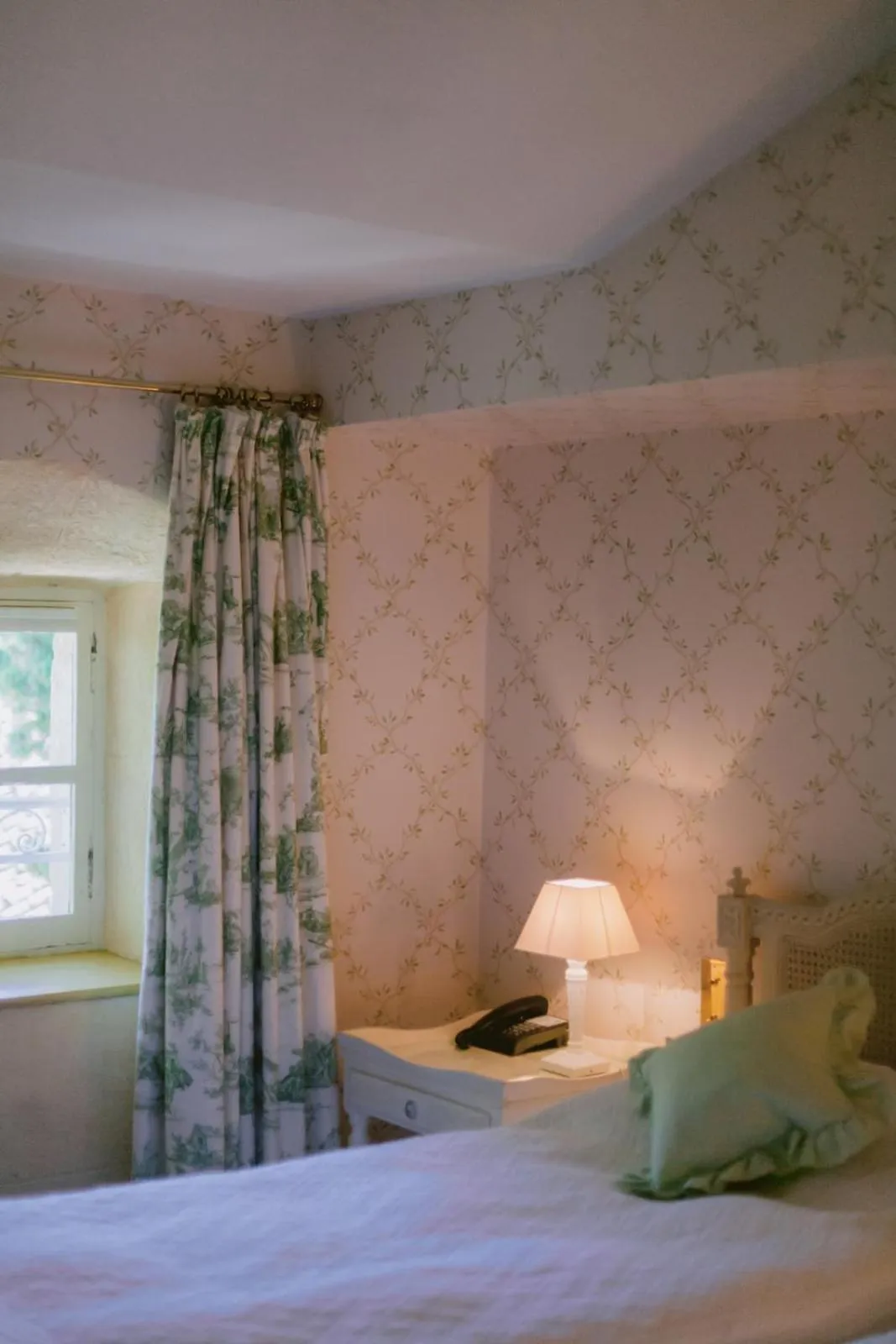 Bedroom, Bed in Chateau de Varenne