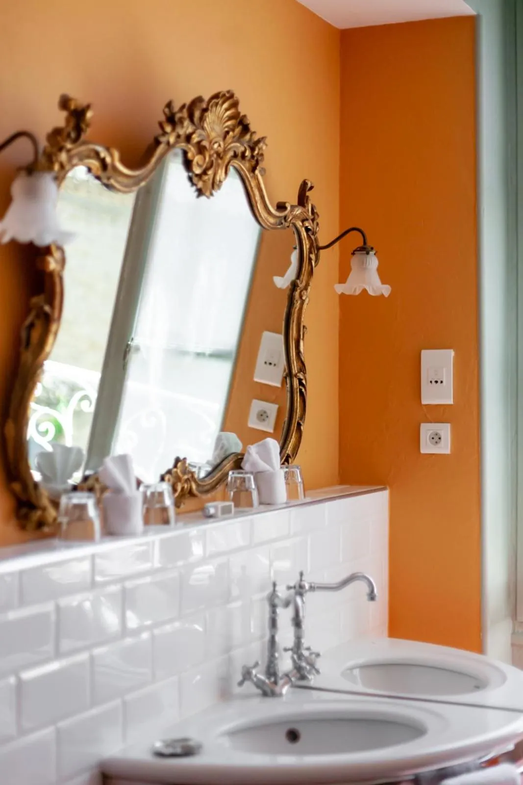 Bathroom in Chateau de Varenne