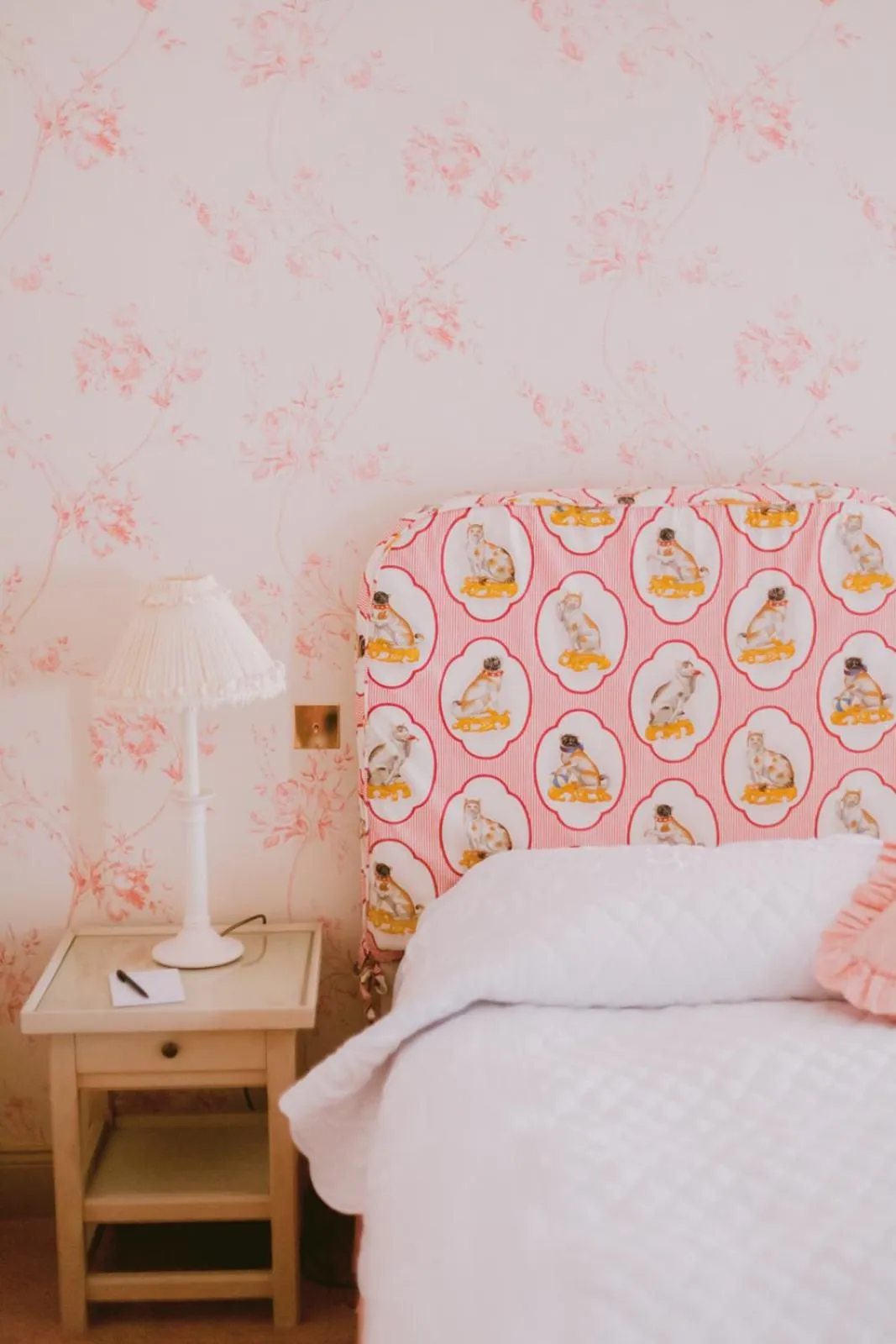 Bedroom, Bed in Chateau de Varenne