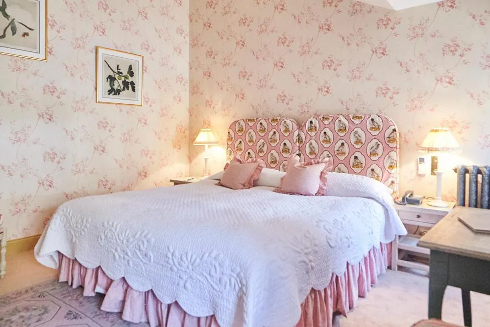 Bedroom, Bed in Chateau de Varenne