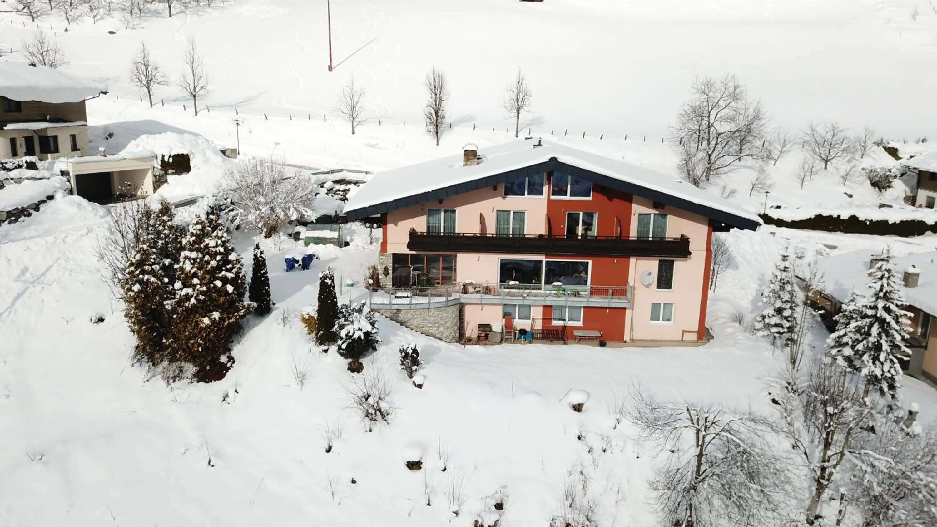 Property building in Alpenappartement Claudia