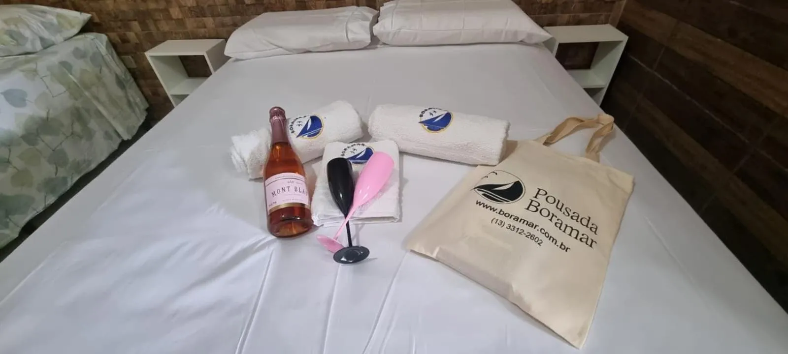Bed in Pousada Boramar