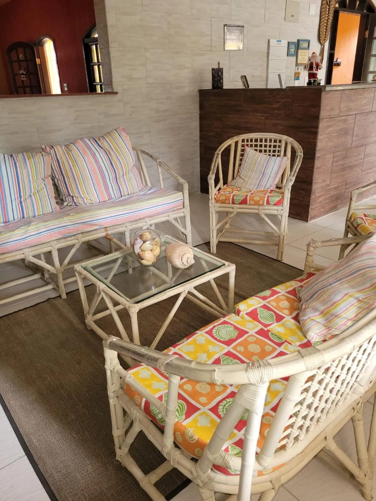 Communal lounge/ TV room in Pousada Boramar