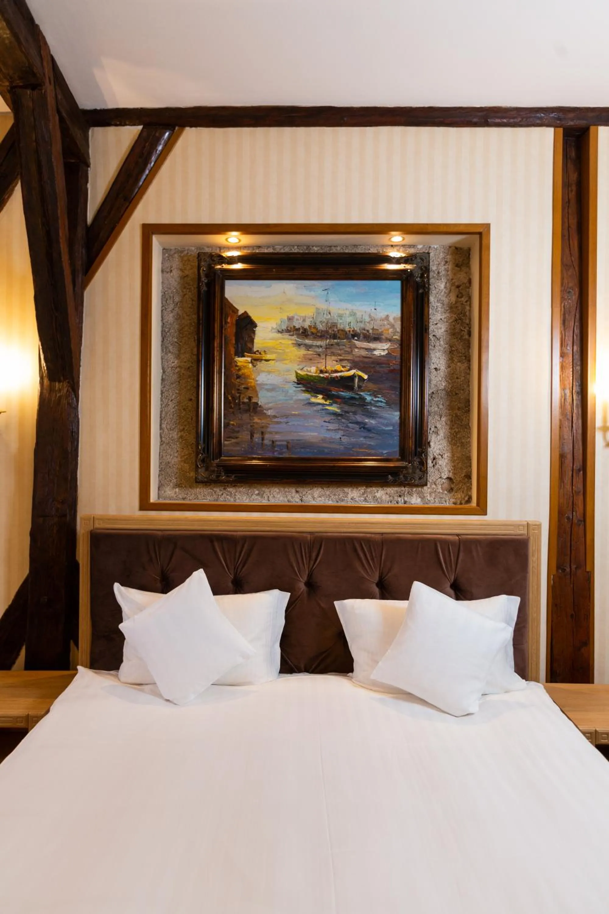 Bed in Hotel Am Ring