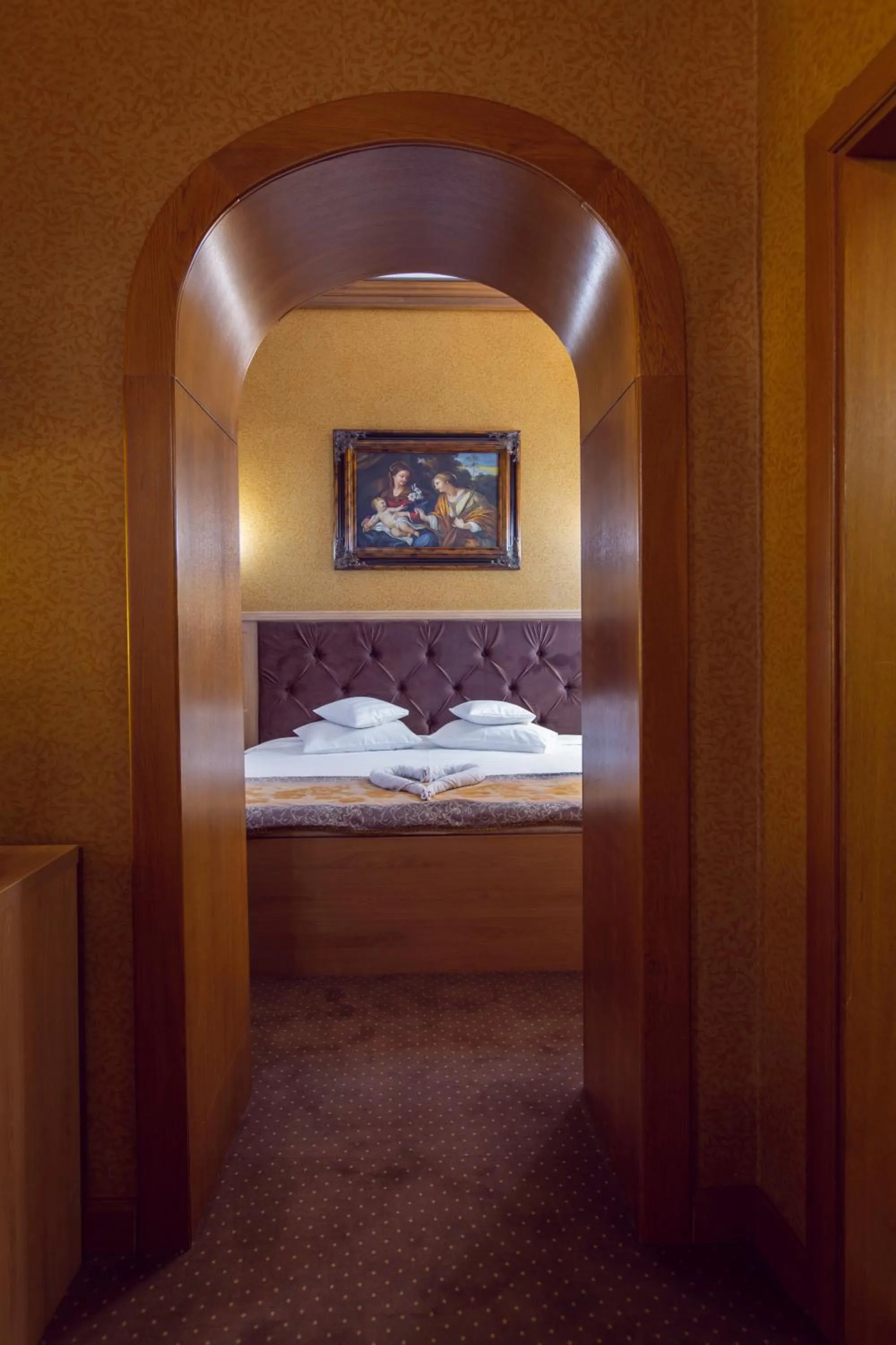 Bed in Hotel Am Ring