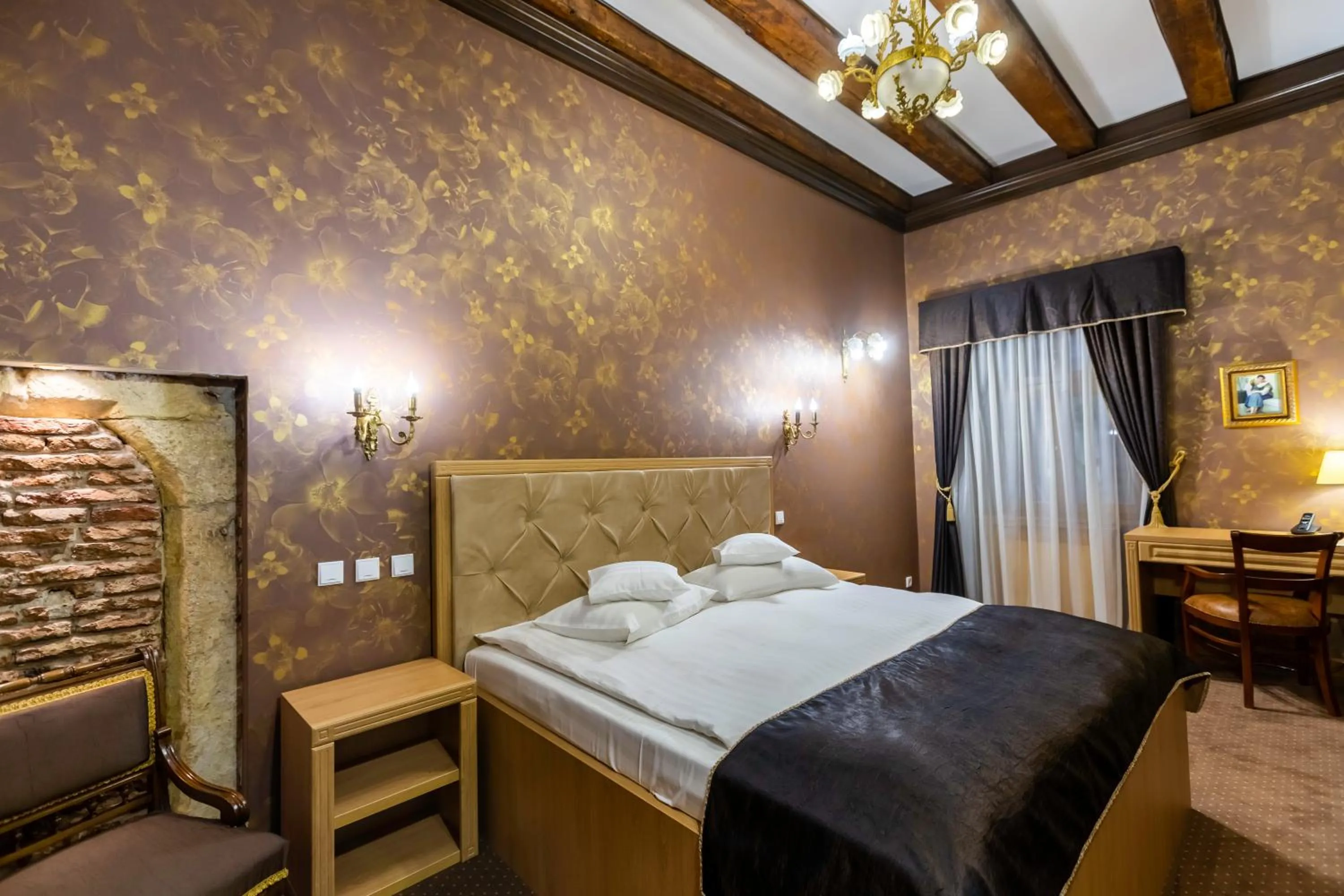 Bed in Hotel Am Ring