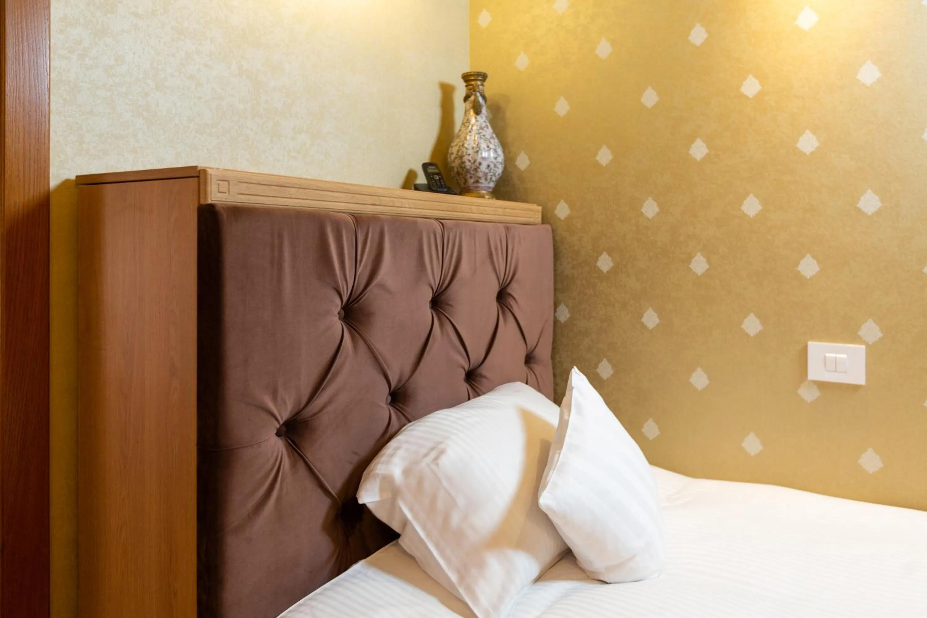 Bed in Hotel Am Ring