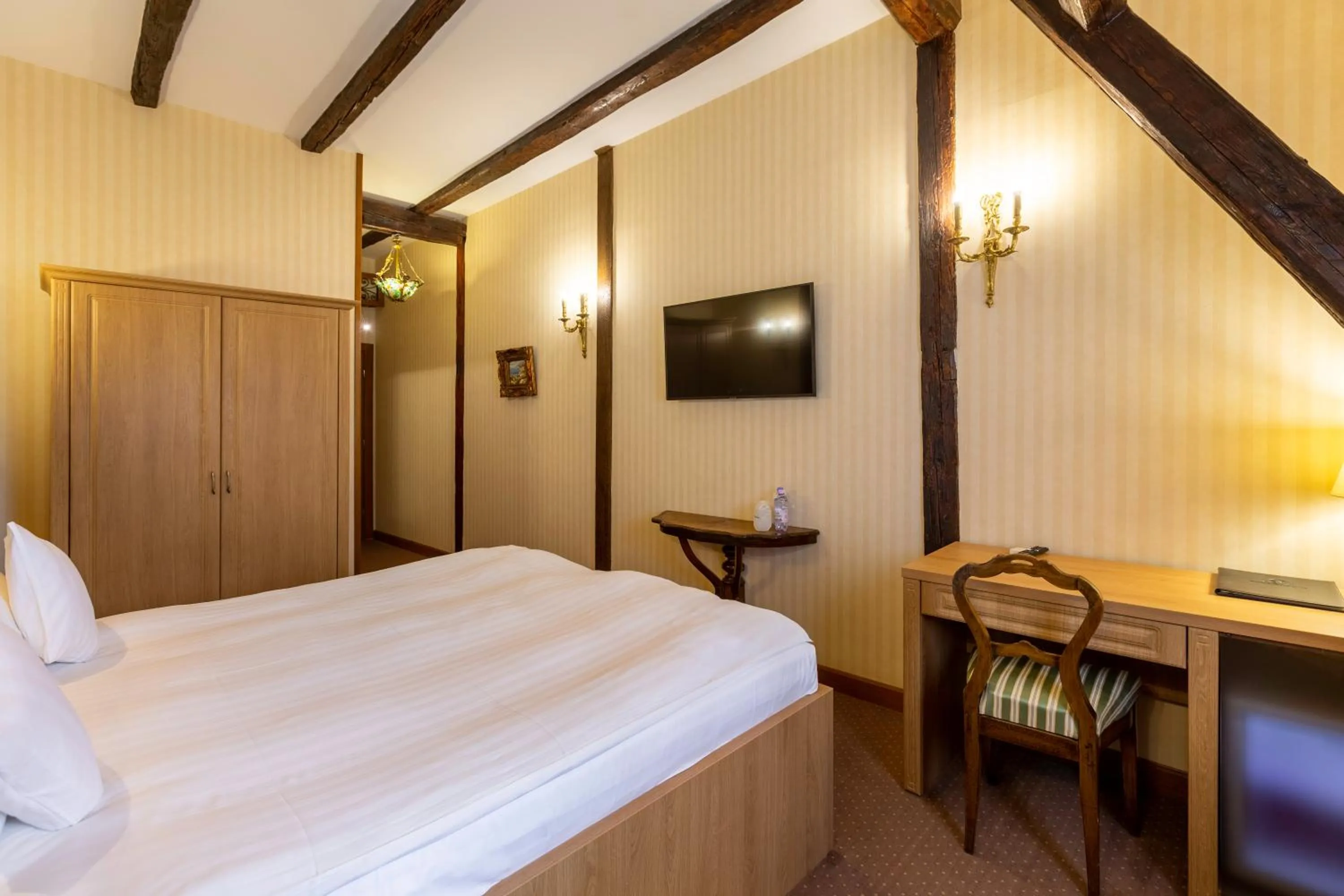 Bed in Hotel Am Ring