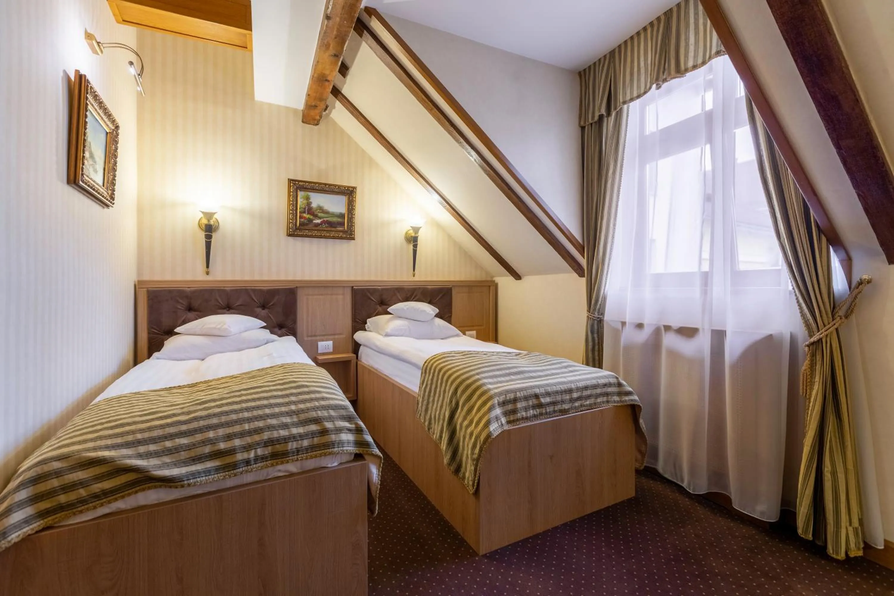 Bed in Hotel Am Ring