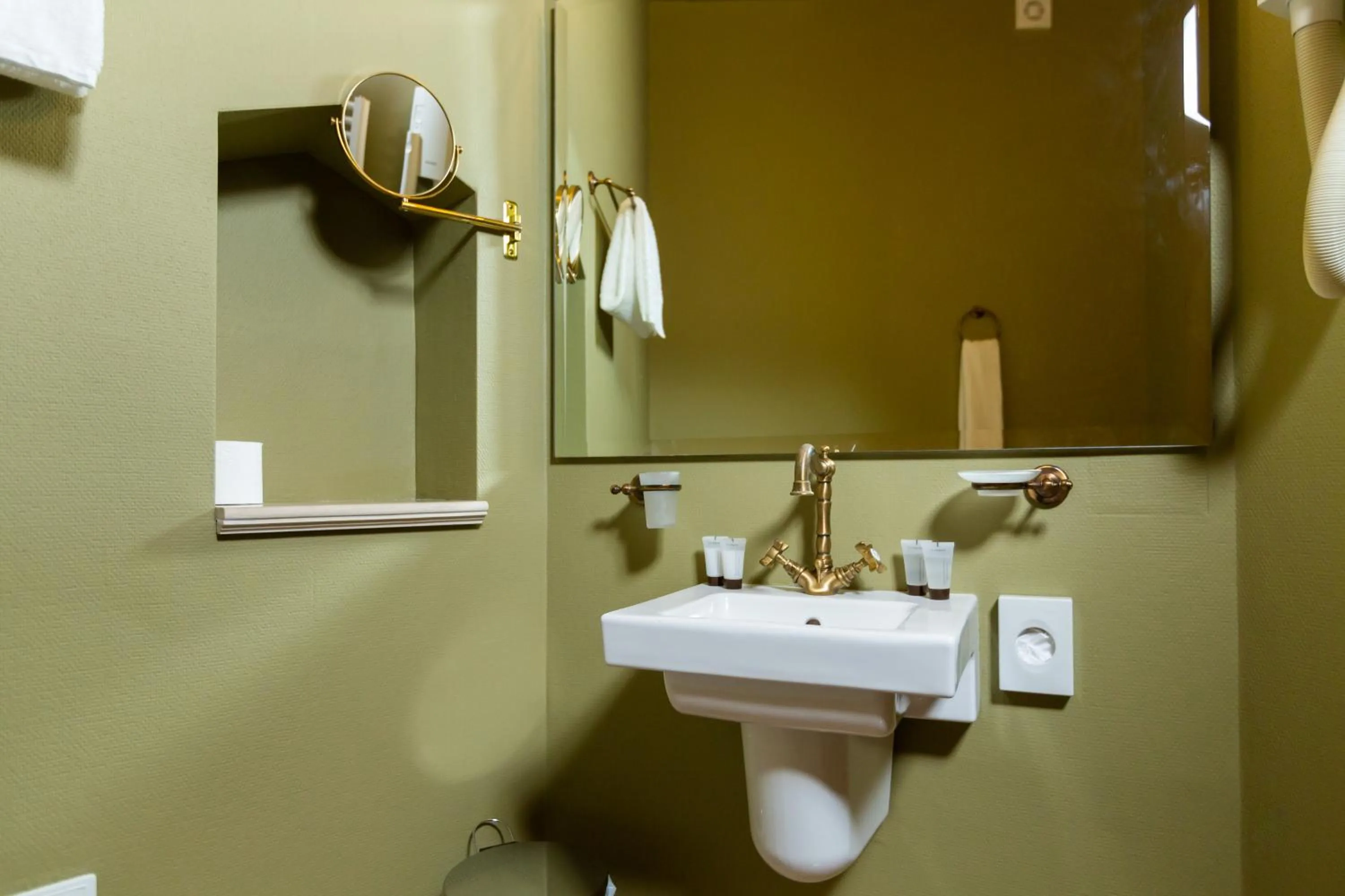 Bathroom in Hotel Am Ring