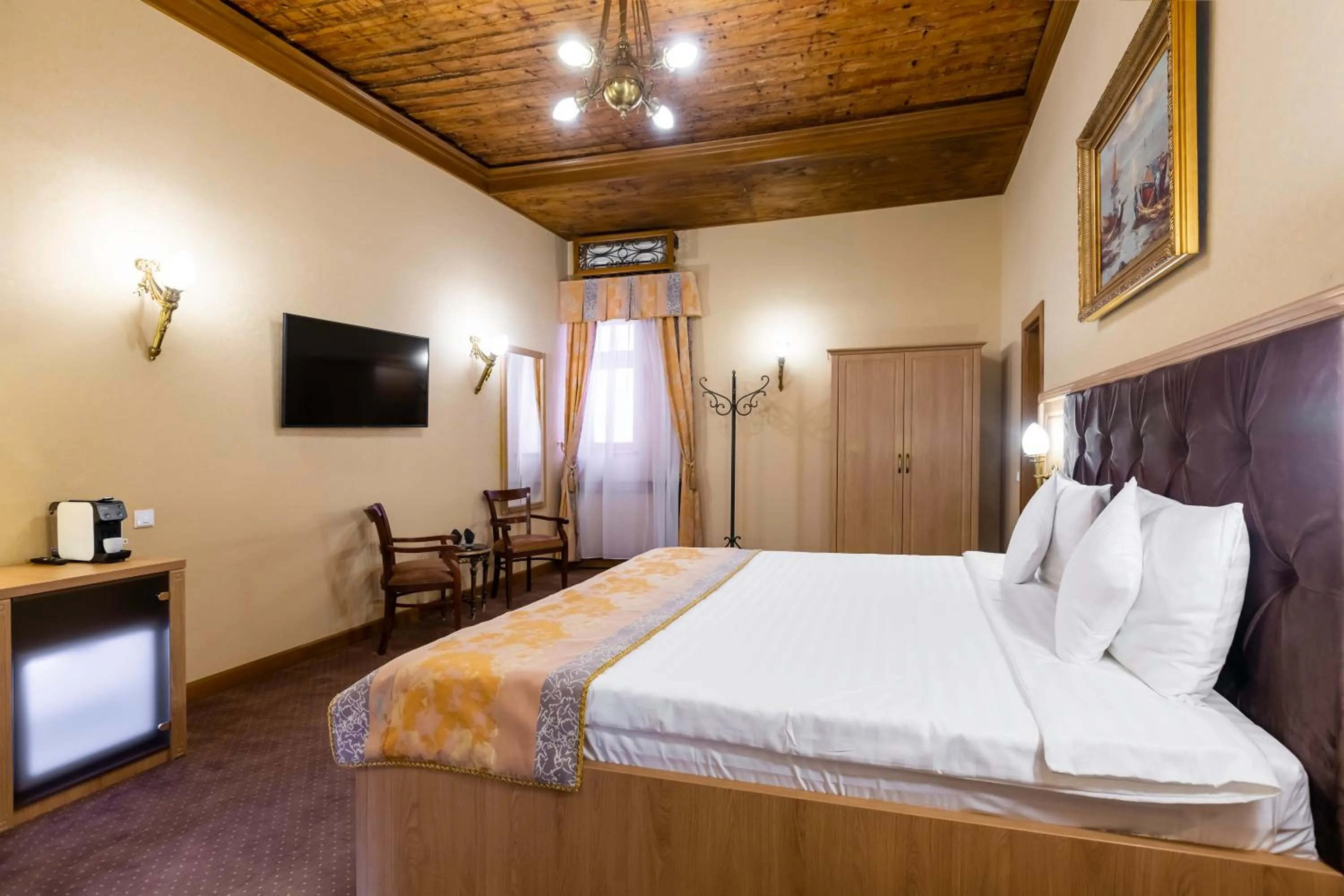 Bed in Hotel Am Ring