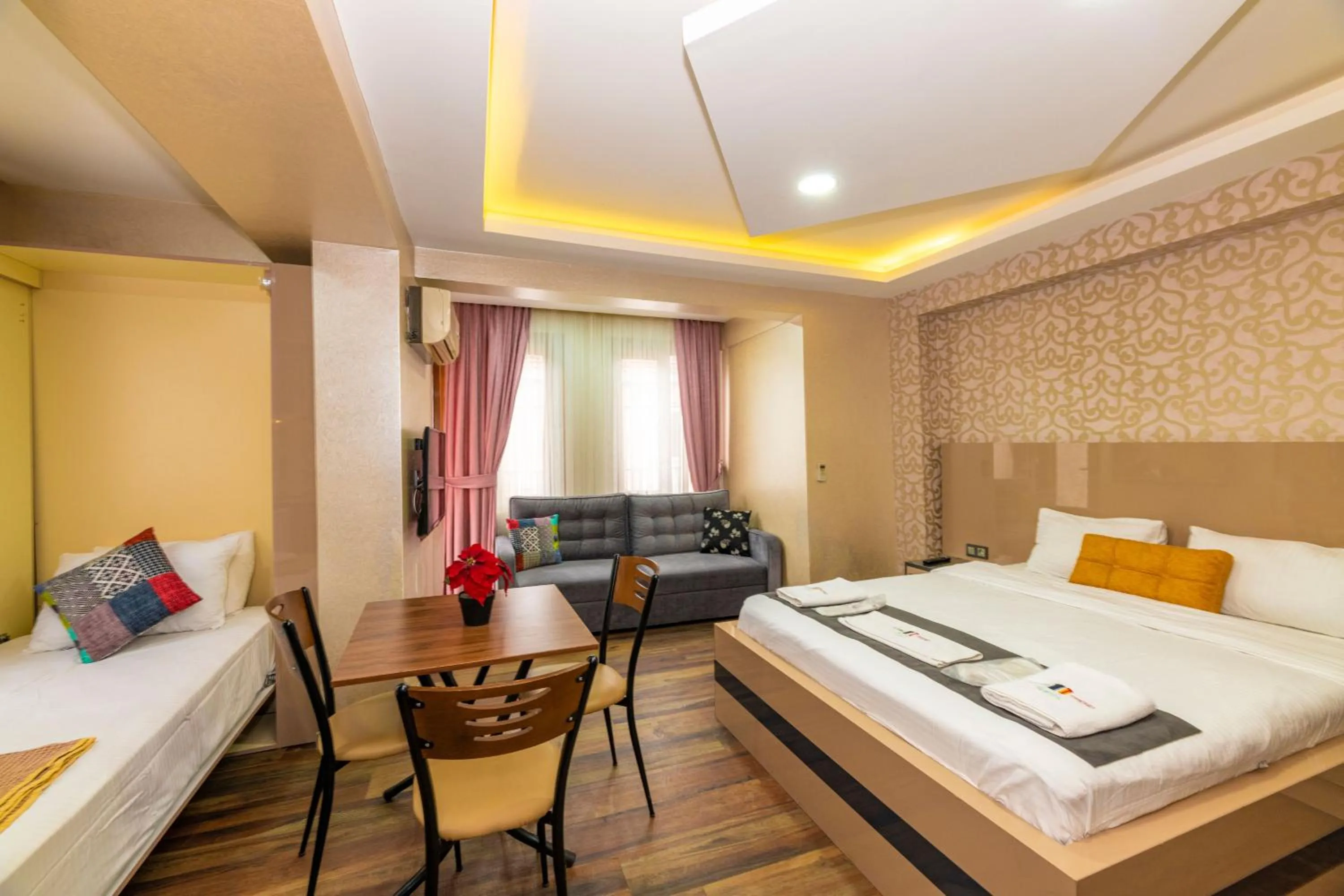 Massage, Bed in Taxim Trend Suites