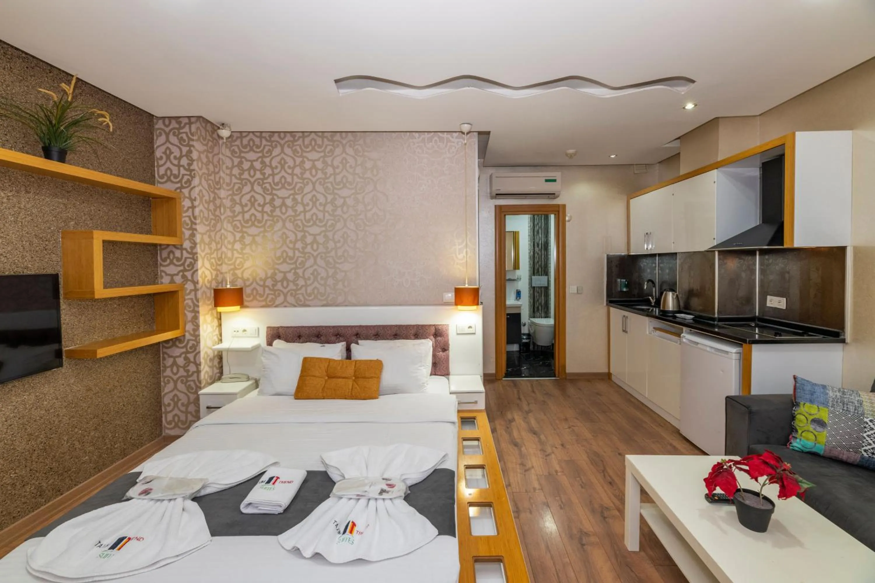 Photo of the whole room, Bed in Taxim Trend Suites