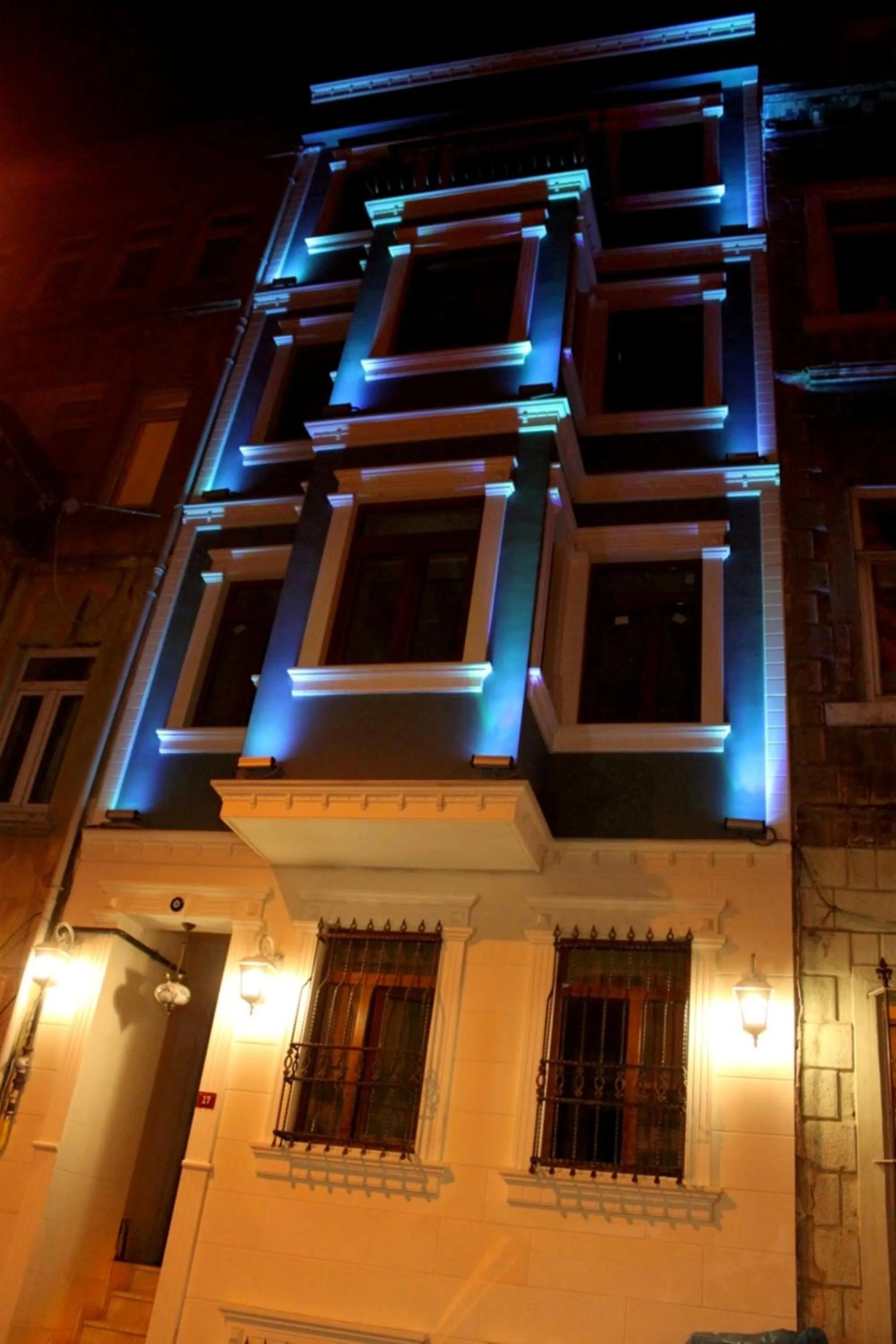 Facade/entrance in Taxim Trend Suites