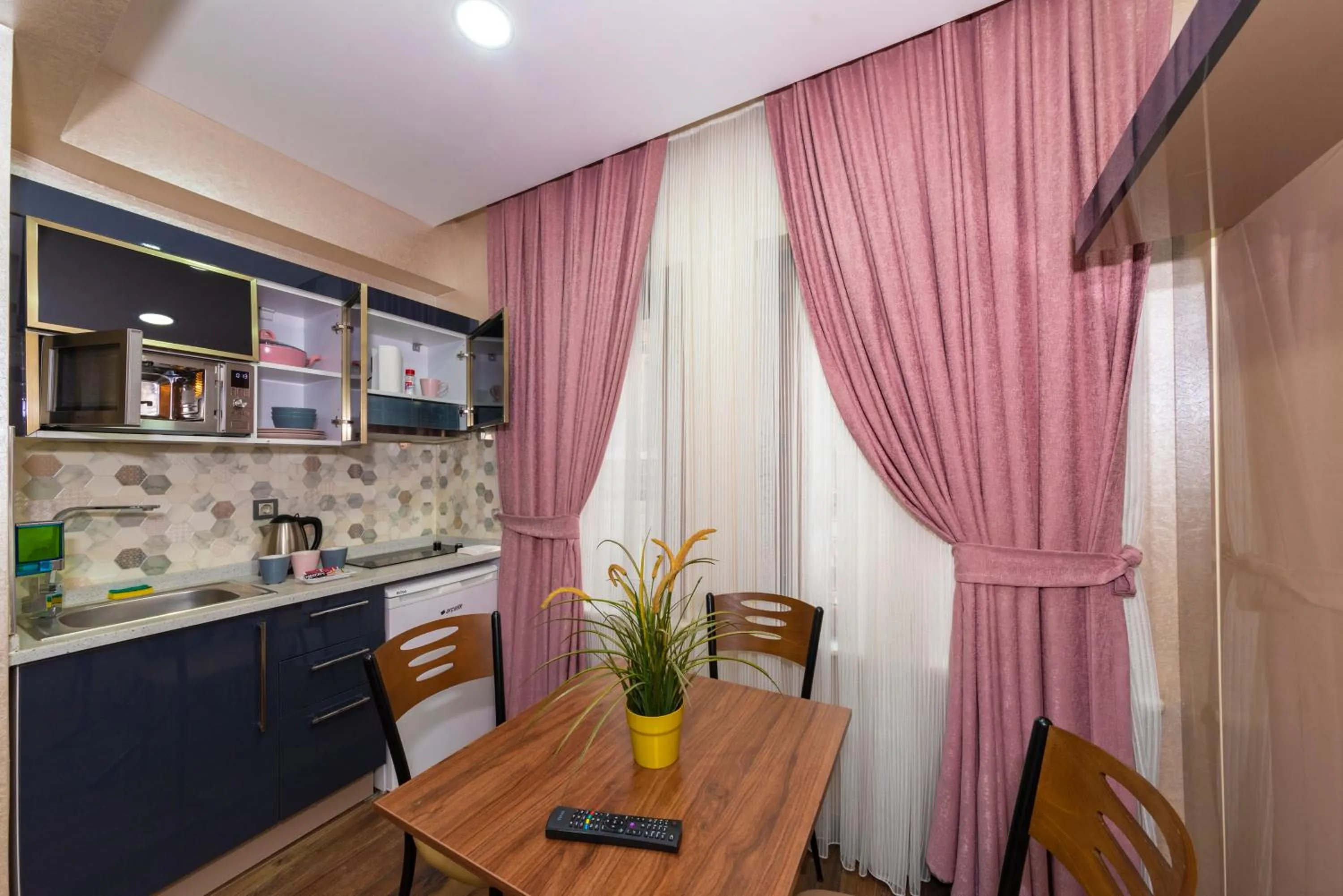 Kitchen or kitchenette in Taxim Trend Suites