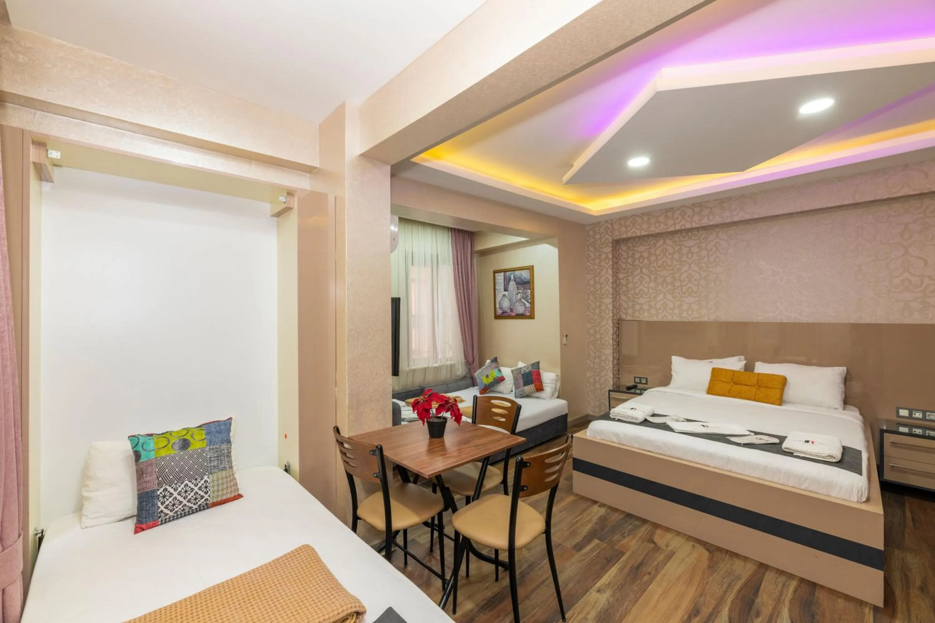 Massage, Bed in Taxim Trend Suites