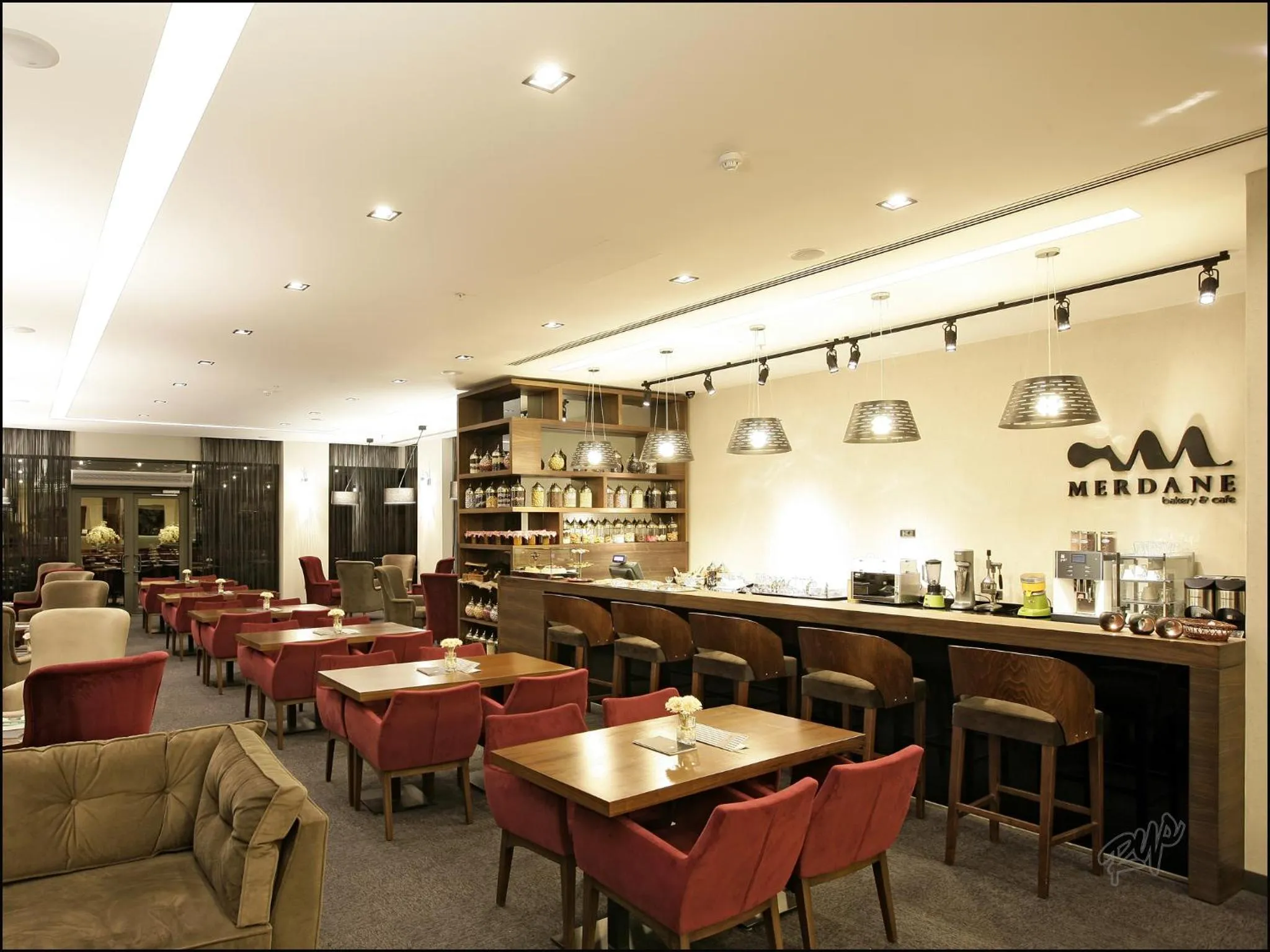 Coffee/tea facilities in RYS Hotel