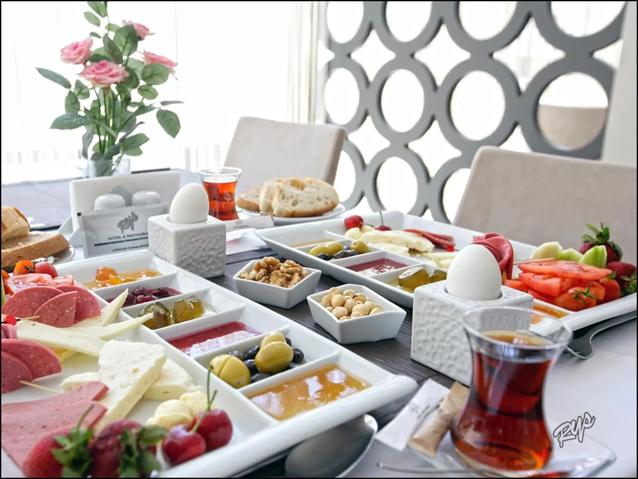 Restaurant/places to eat in RYS Hotel Restaurant/places to eat in RYS Hotel