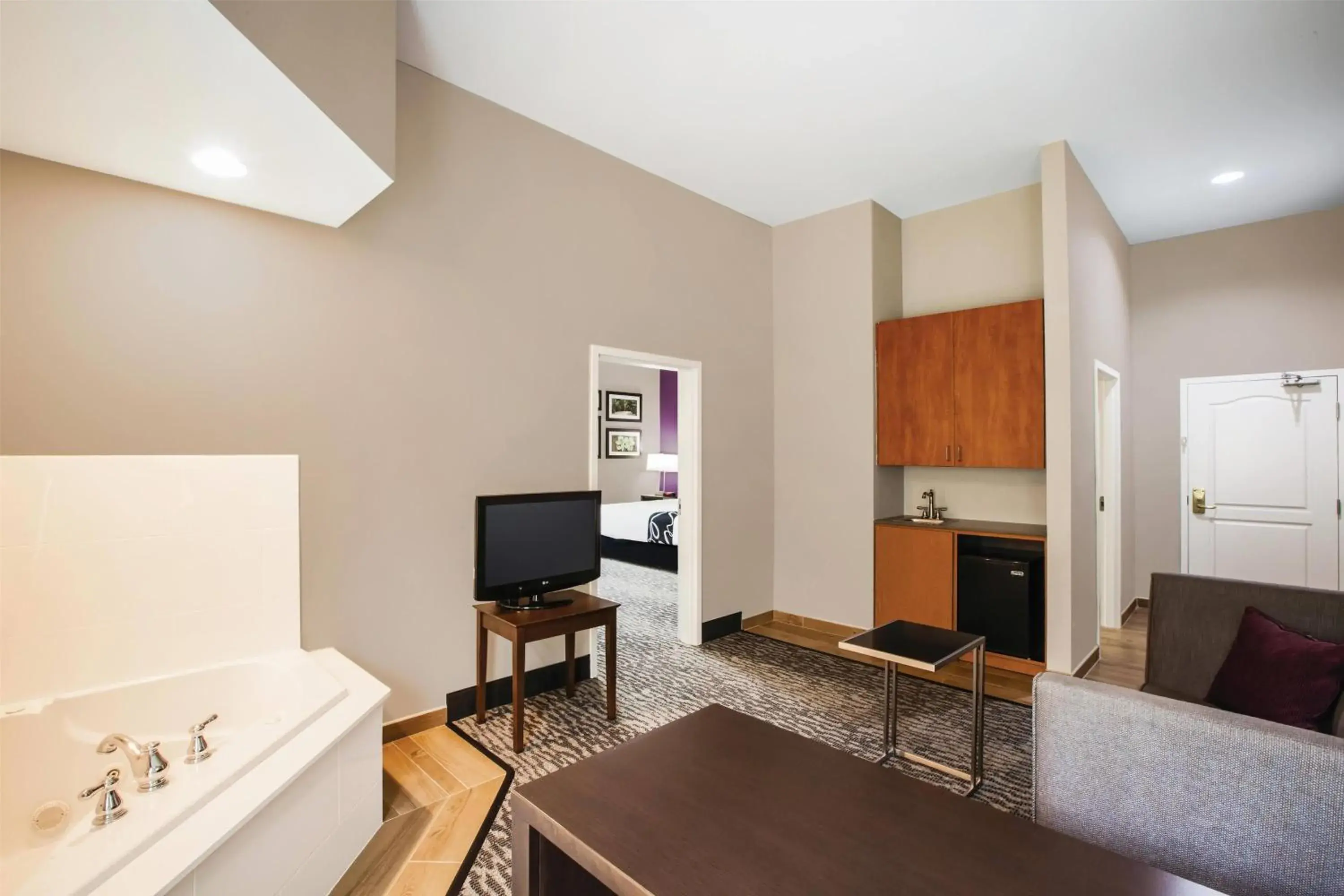 One-Bedroom Deluxe King Suite - Non-Smoking in La Quinta by Wyndham Baton Rouge Denham Springs One-Bedroom Deluxe King Suite - Non-Smoking in La Quinta by Wyndham Baton Rouge Denham Springs