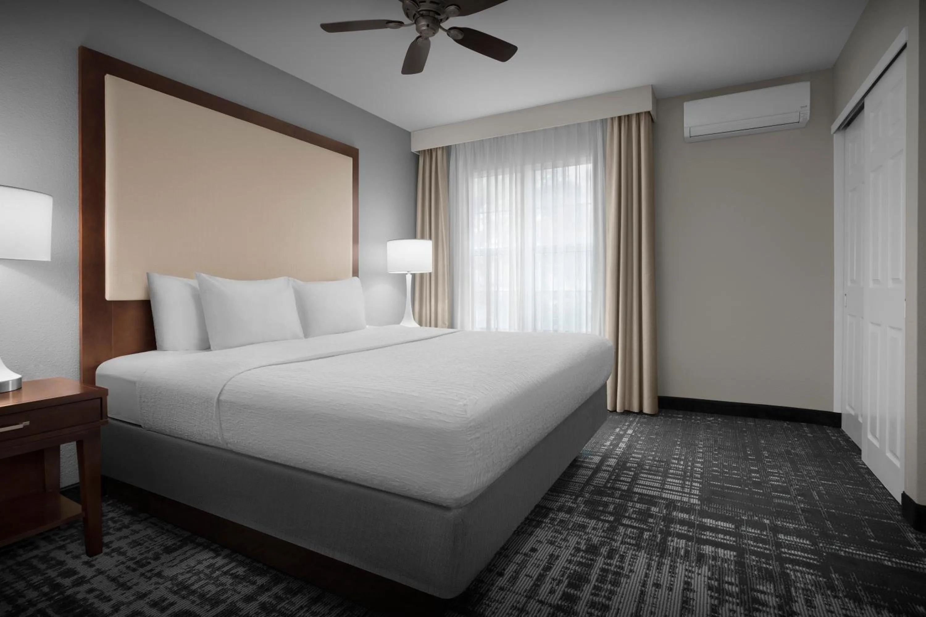Bed in Homewood Suites by Hilton San Jose Airport-Silicon Valley