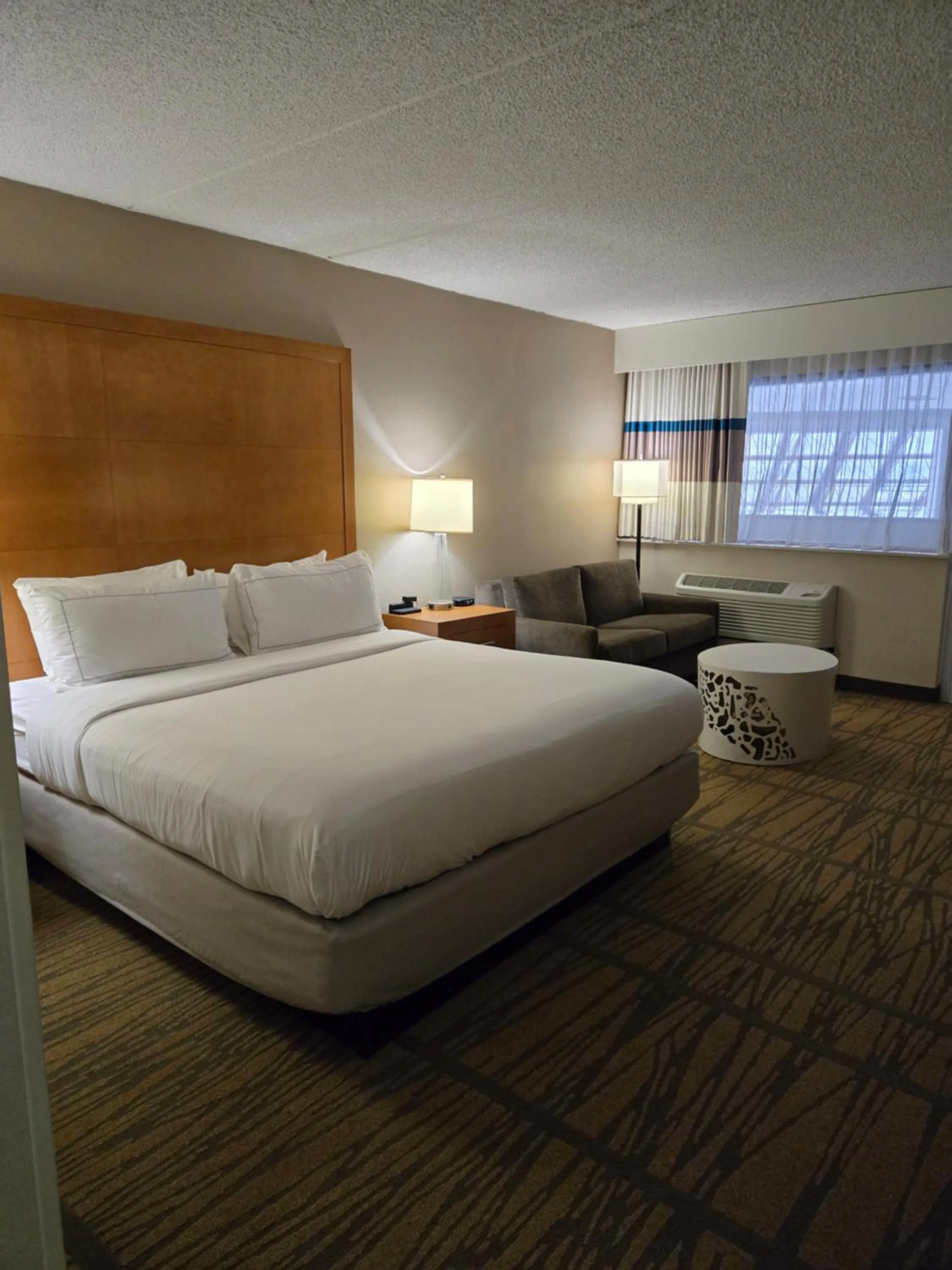 Bed in DoubleTree by Hilton Rochester