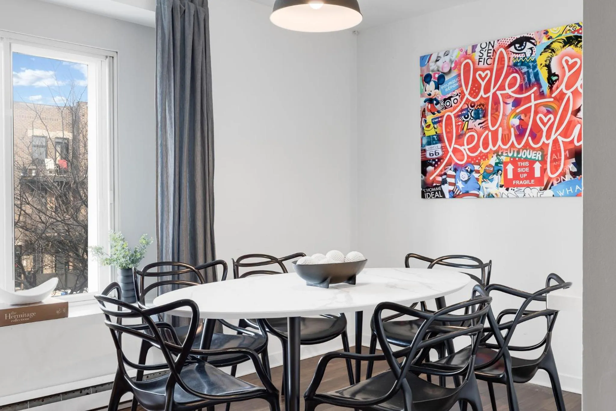 Living room in LiV MTL Soho