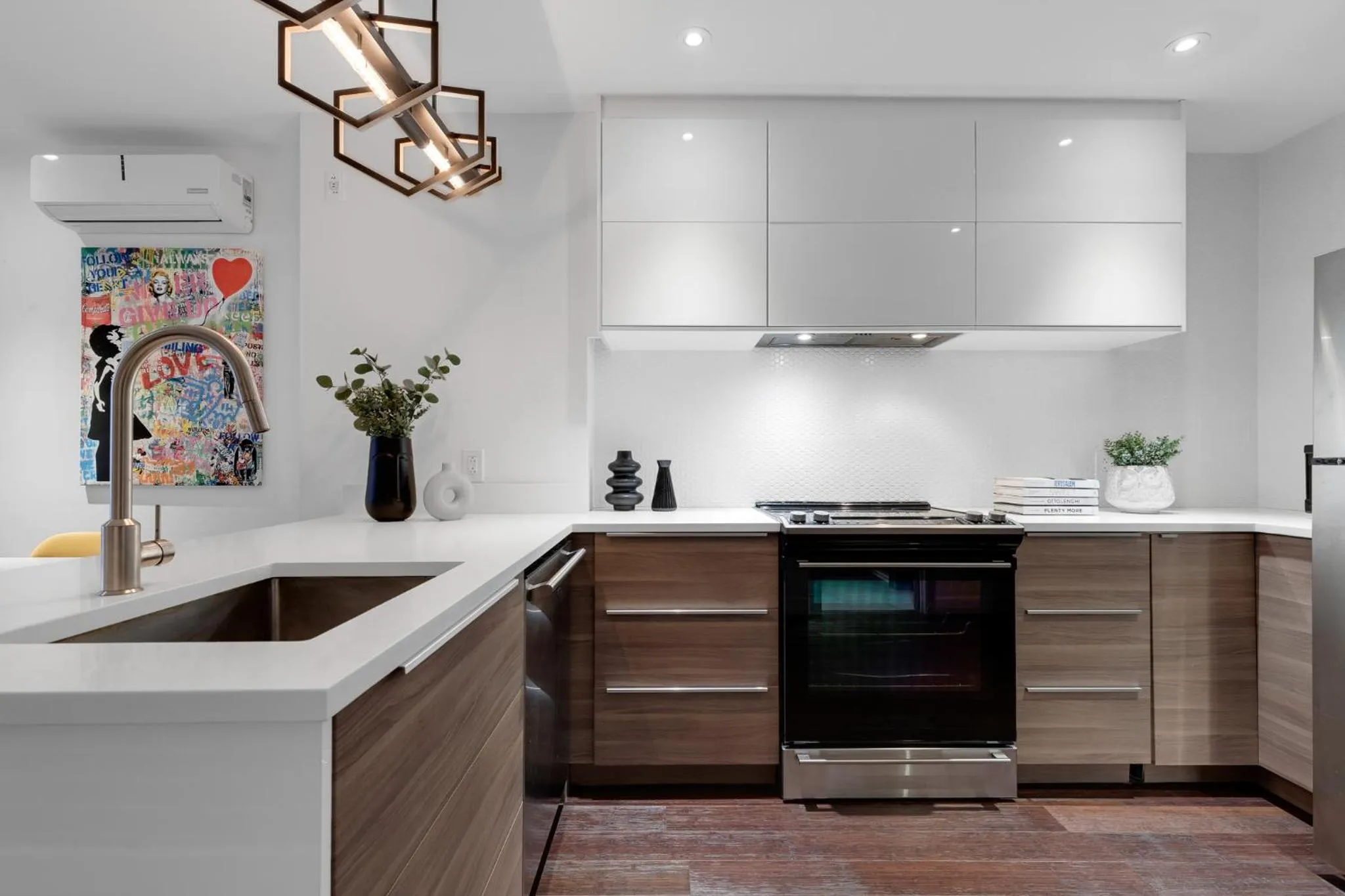 Coffee/tea facilities in LiV MTL Soho