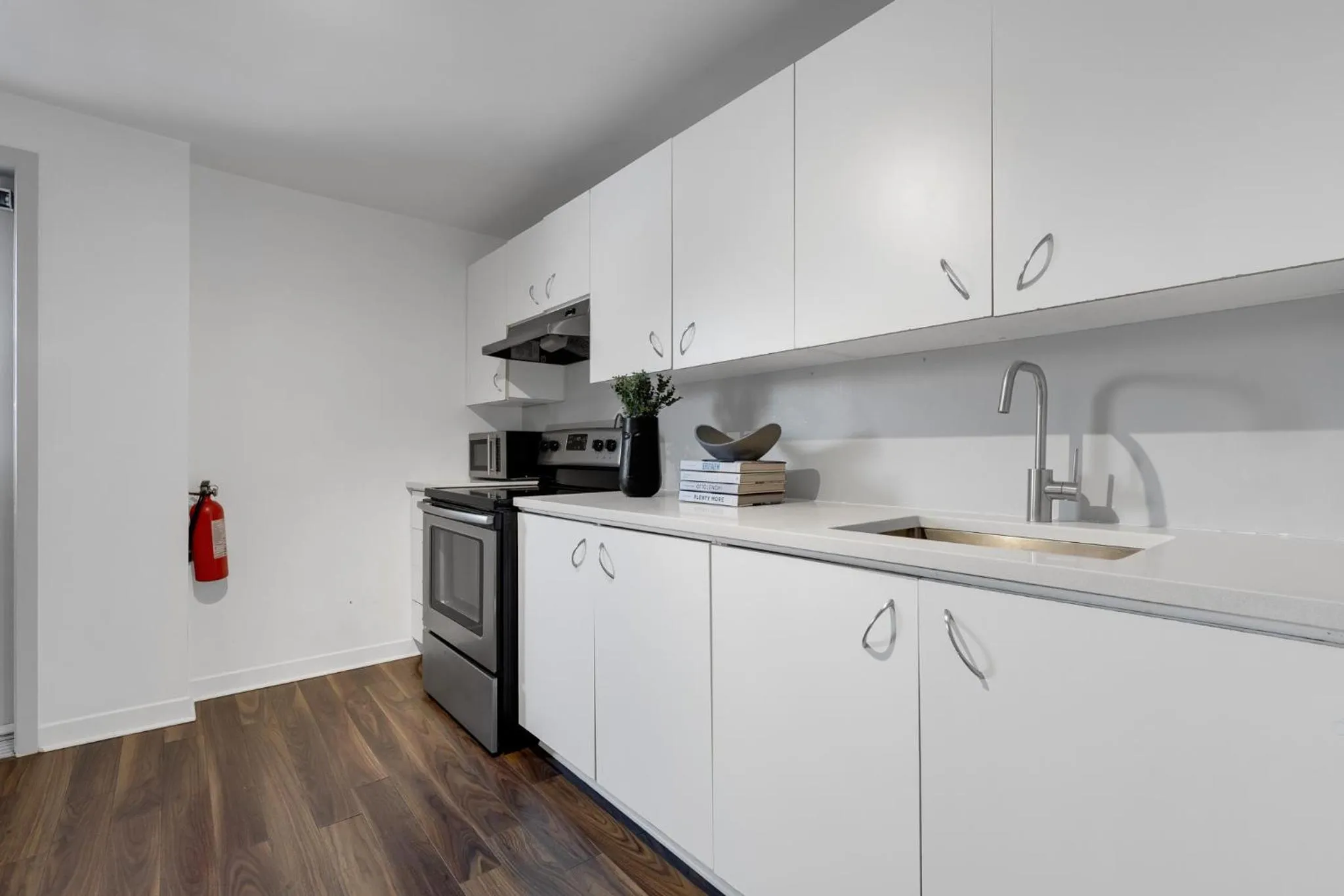 Kitchen or kitchenette in LiV MTL Soho