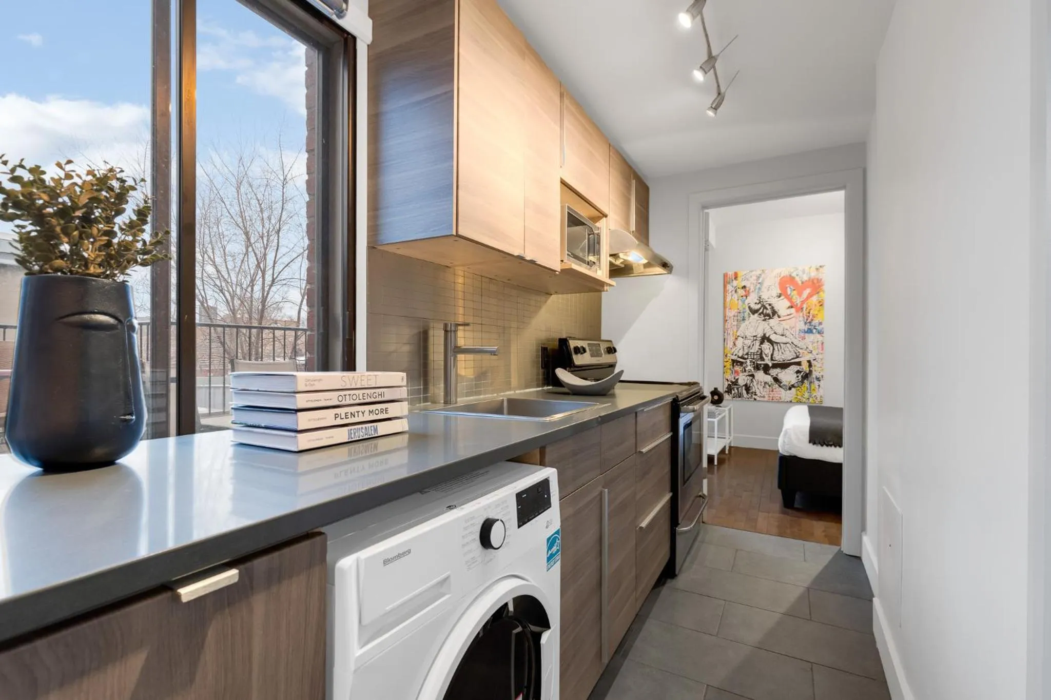 Coffee/tea facilities in LiV MTL Soho