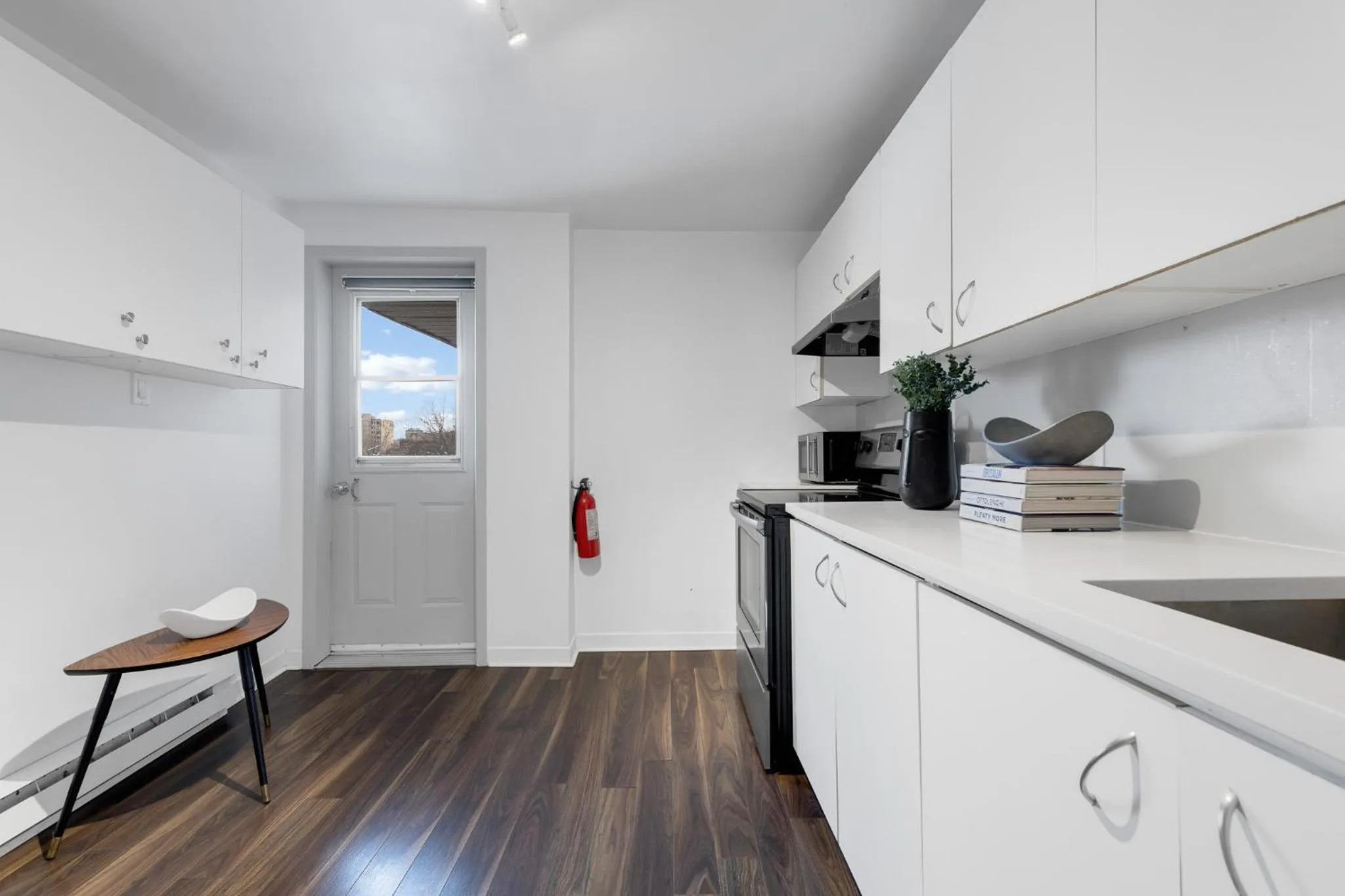 Kitchen or kitchenette in LiV MTL Soho