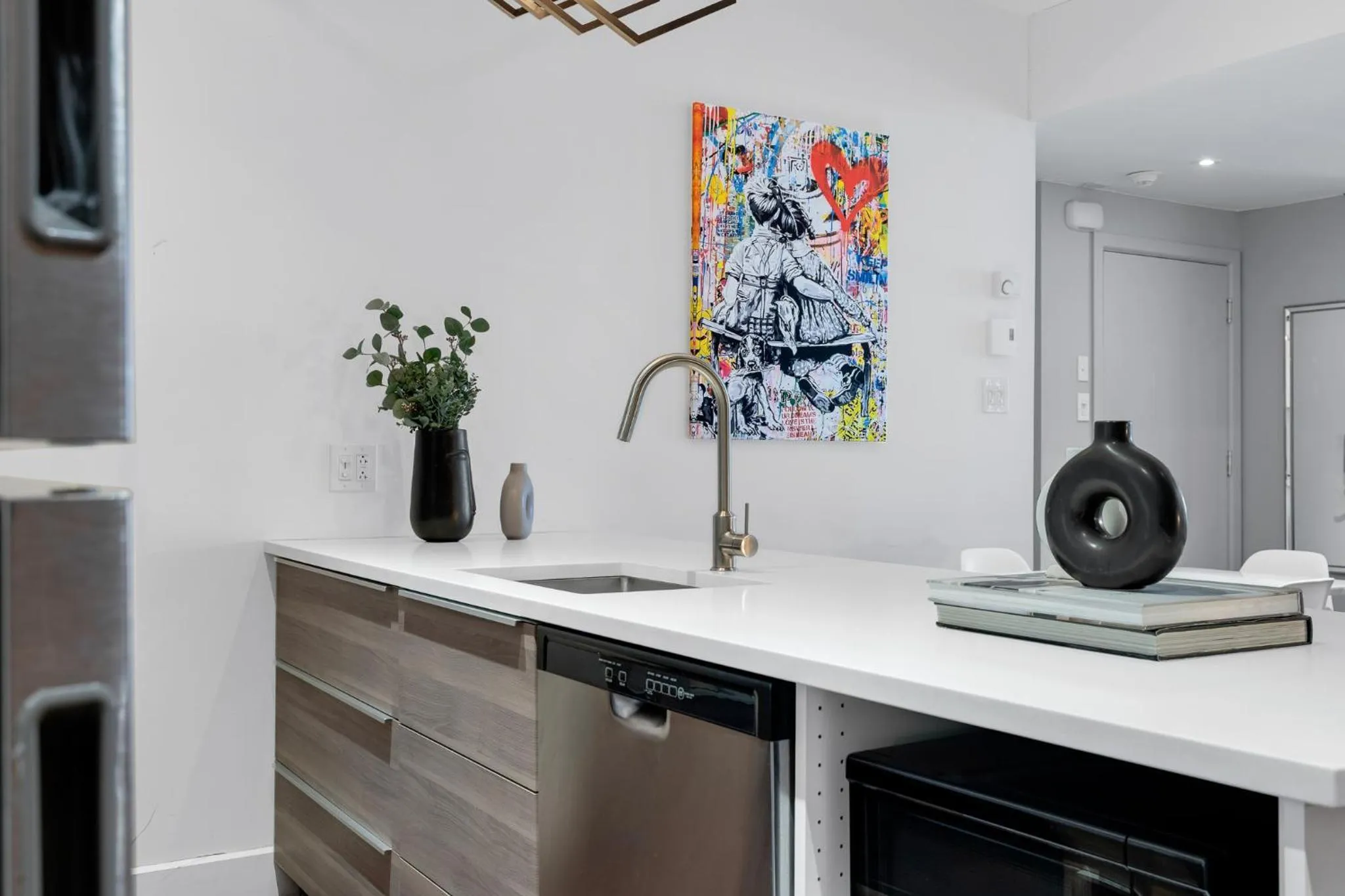 Kitchen or kitchenette in LiV MTL Soho