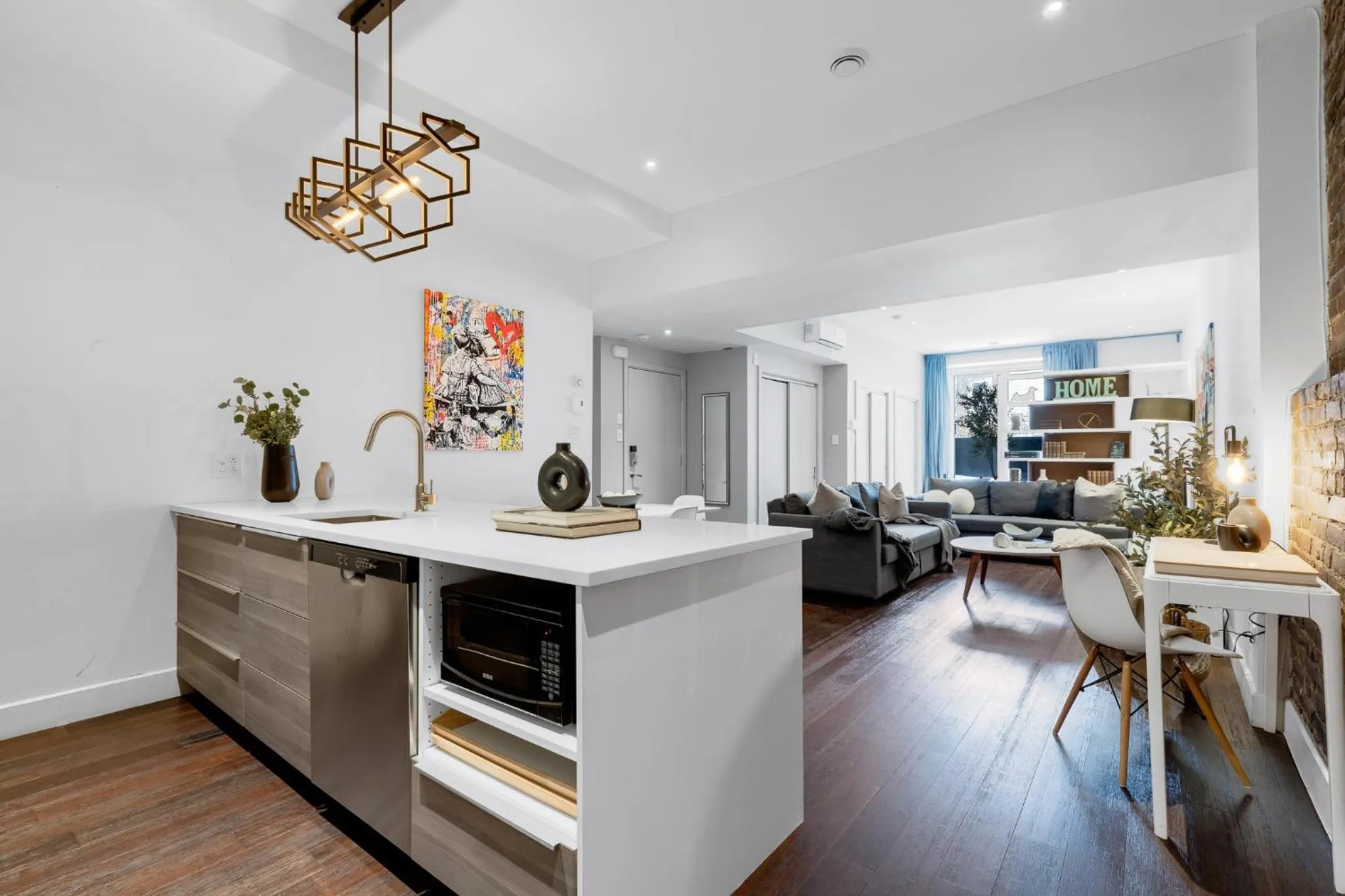 Kitchen or kitchenette in LiV MTL Soho