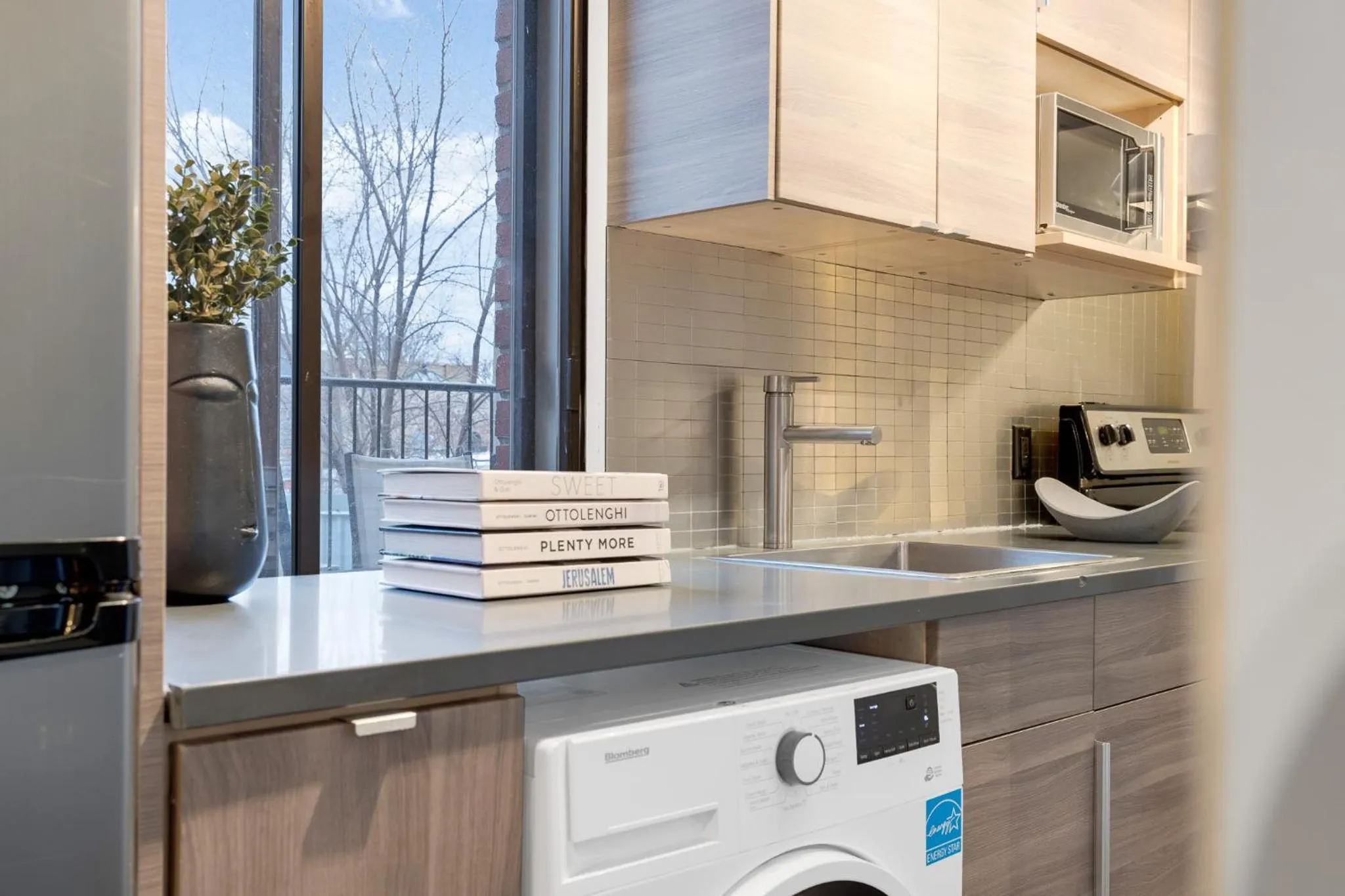 Coffee/tea facilities in LiV MTL Soho