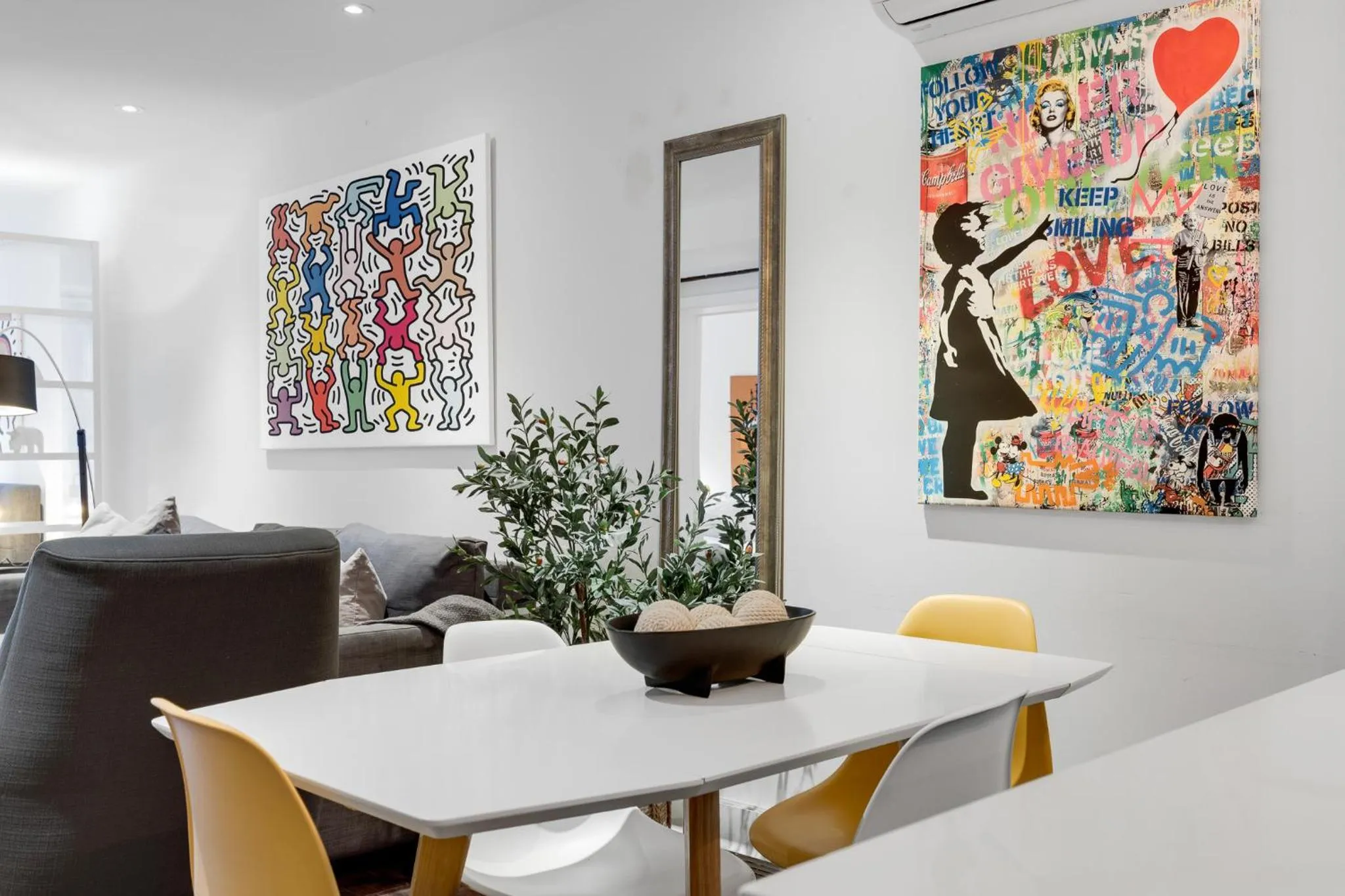 Living room in LiV MTL Soho