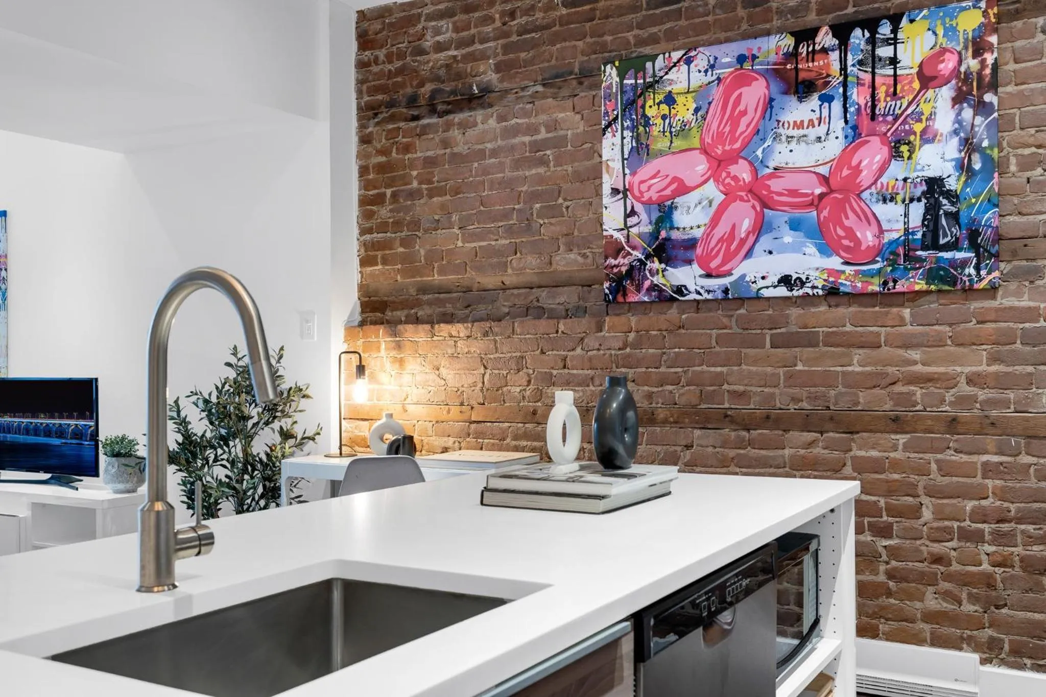 Decorative detail in LiV MTL Soho