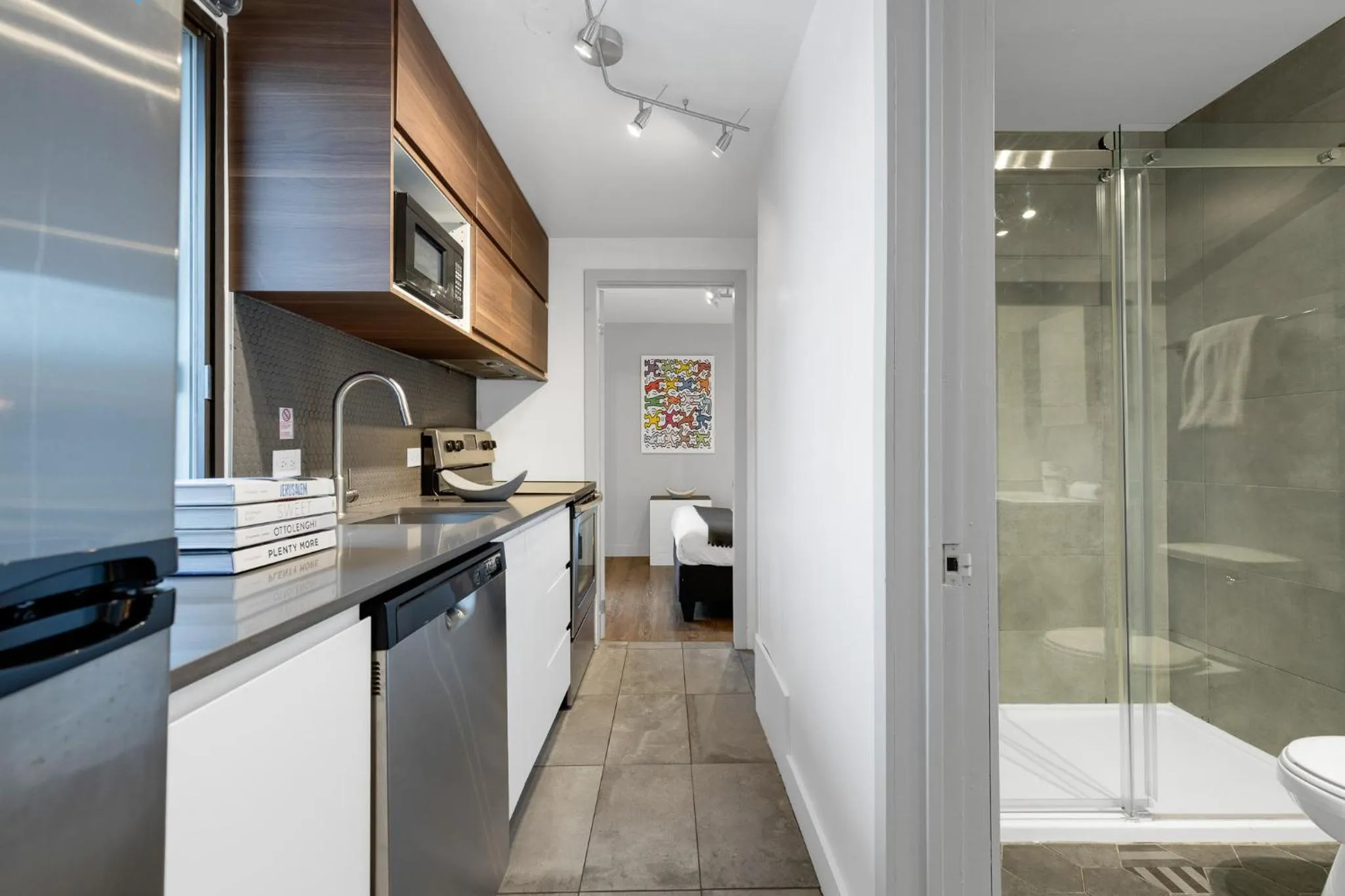 Shower in LiV MTL Soho