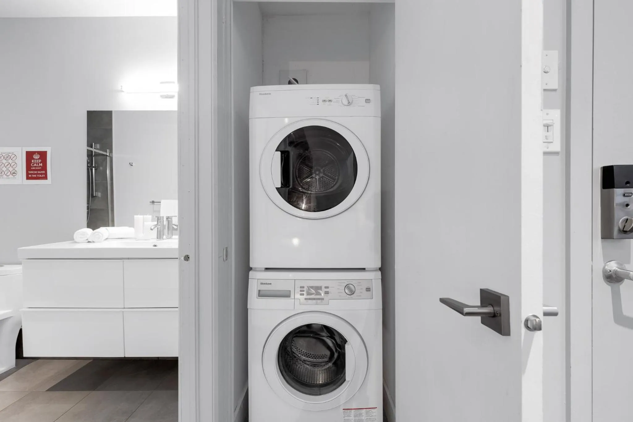 washing machine in LiV MTL Soho