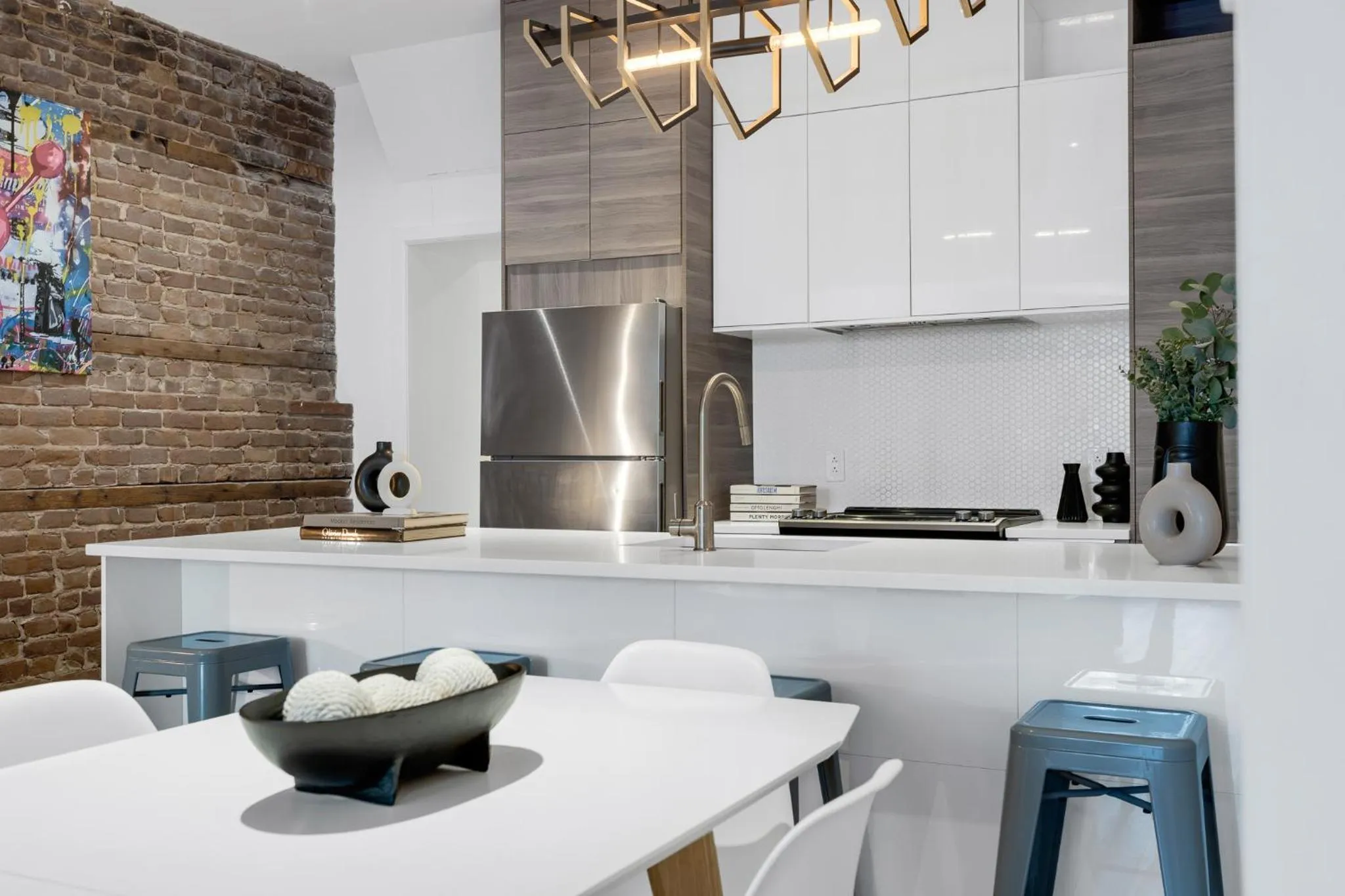 Kitchen or kitchenette in LiV MTL Soho