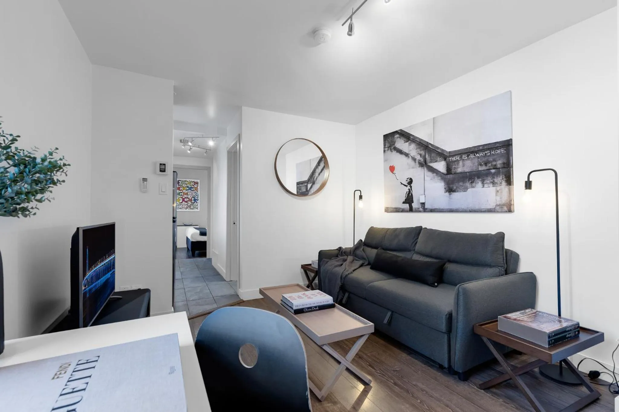 Communal lounge/ TV room in LiV MTL Soho